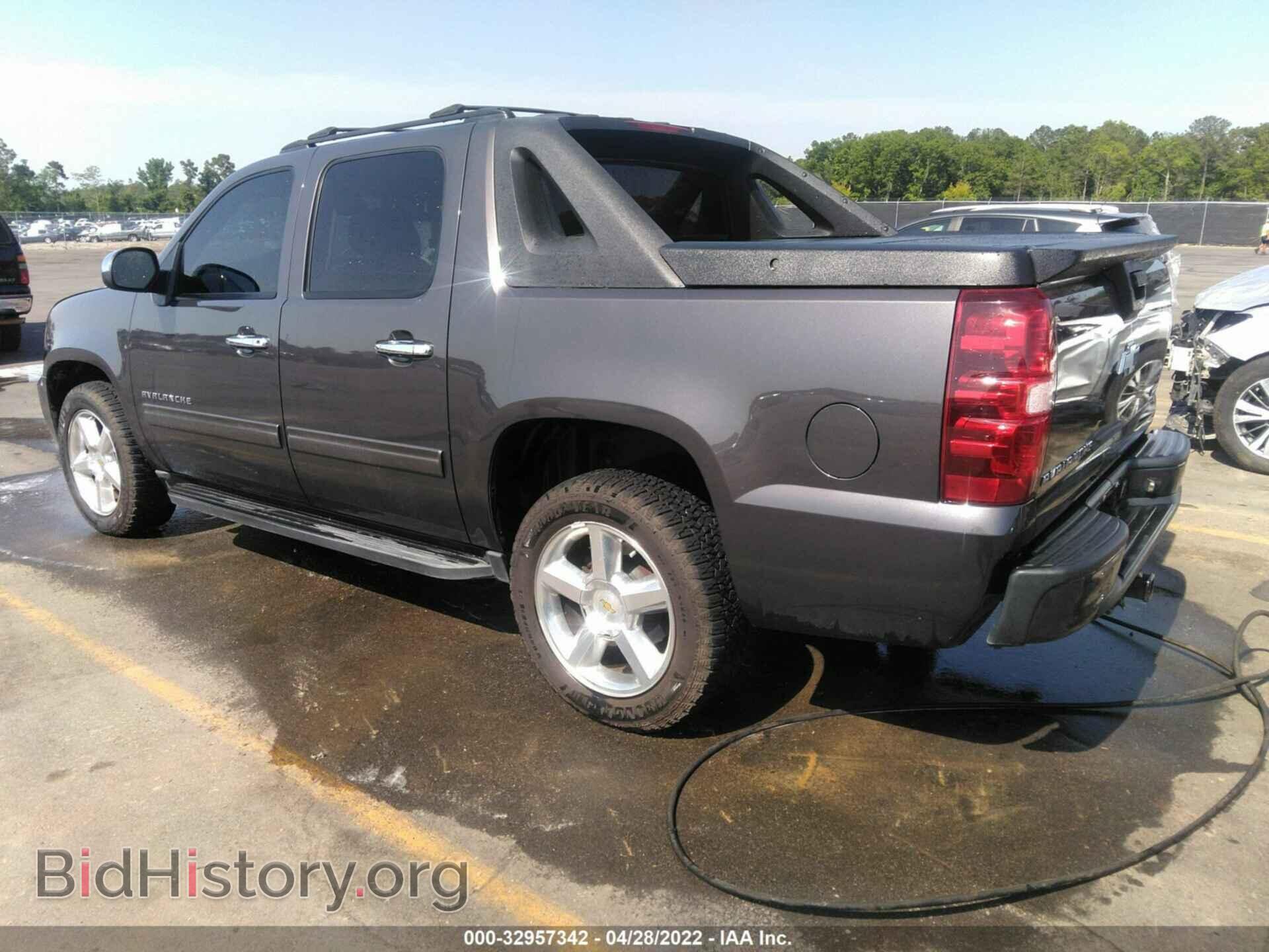 2011 CHEVROLET AVALANCHE - VIN: 3GNTKEE33BG247641 - Фото 3