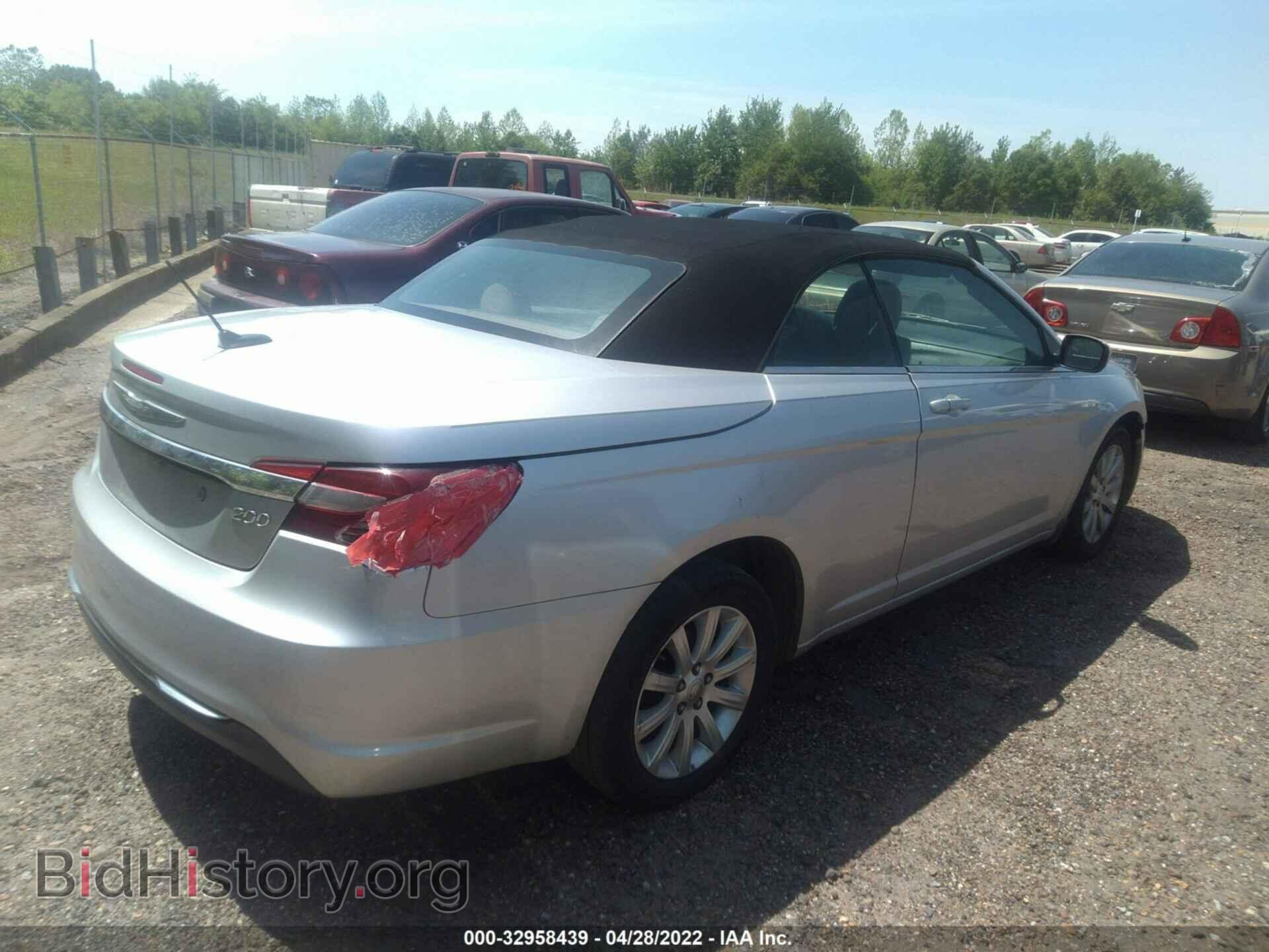 2012 CHRYSLER 200 - VIN: 1C3BCBEB4CN155684 - Фото 4