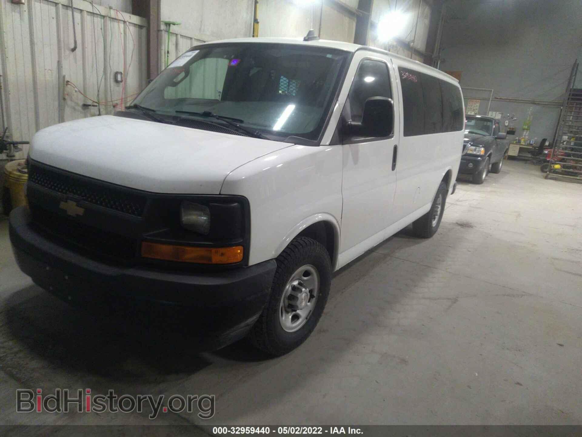 2017 CHEVROLET EXPRESS CARGO VAN - VIN: 1GCWGAFF7H1282036 - Фото 2