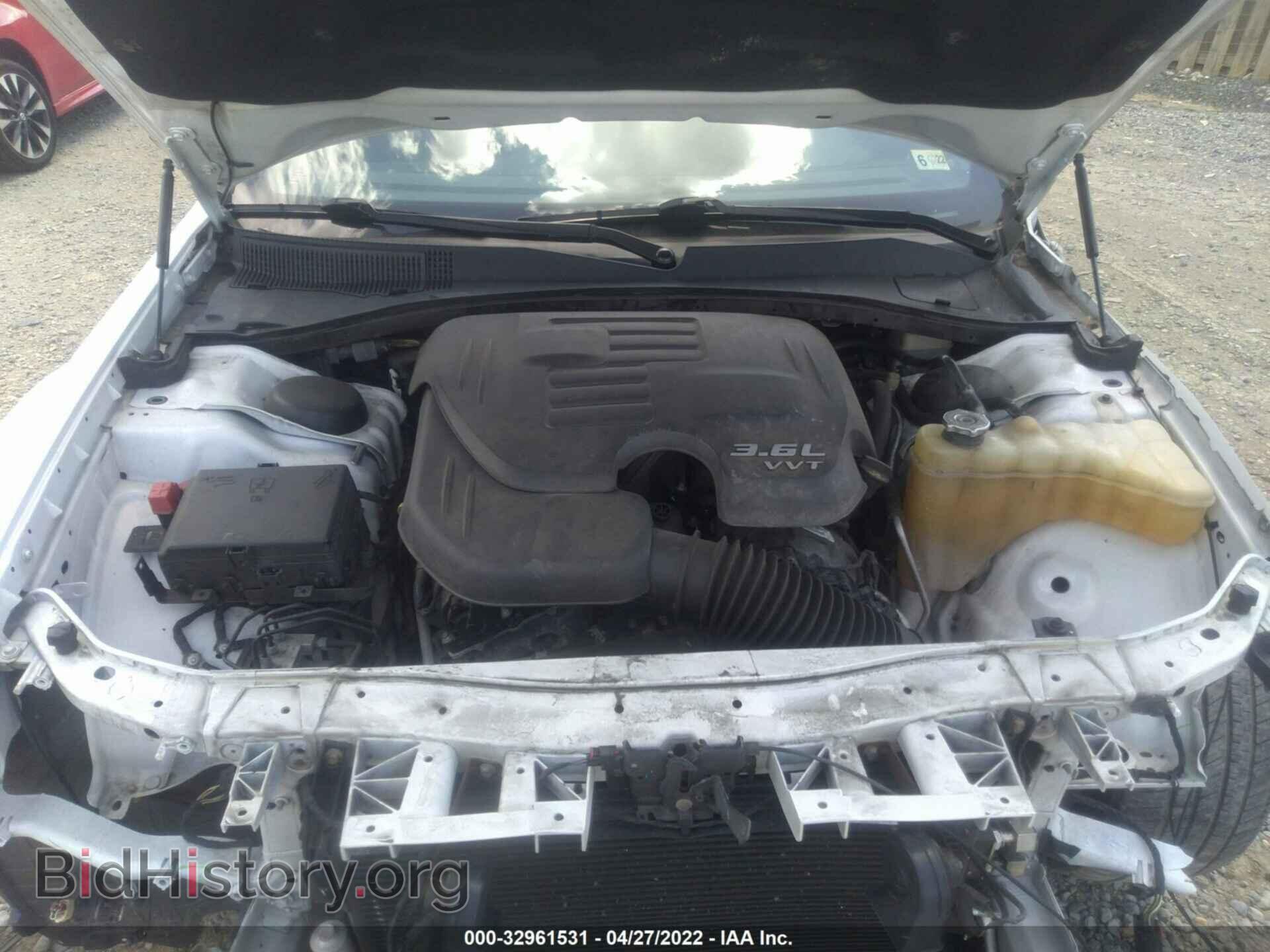 2015 CHRYSLER 300 - VIN: 2C3CCABG9FH864445 - Фото 10