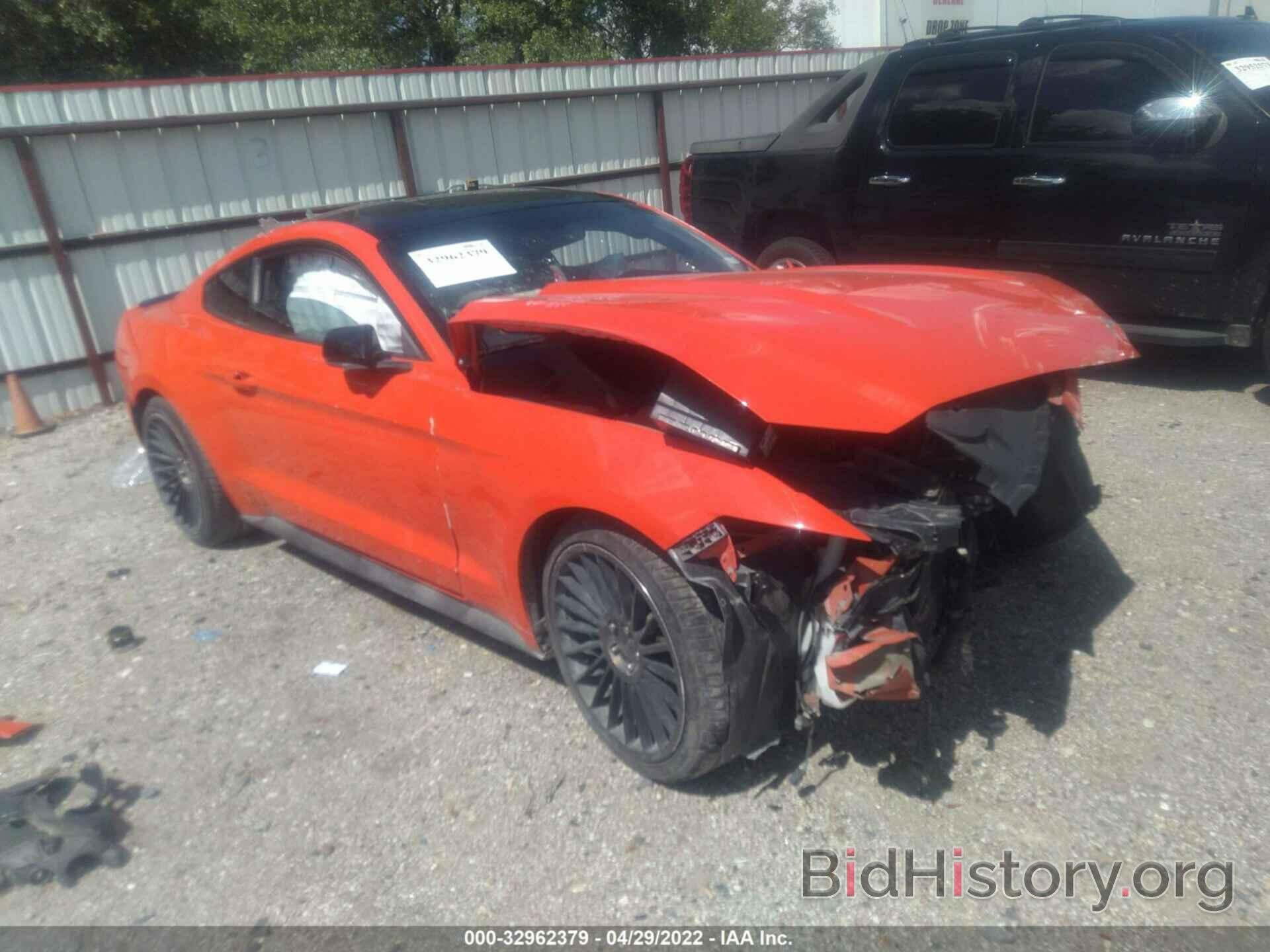 Photo 1FA6P8AM8F5331111 - FORD MUSTANG 2015