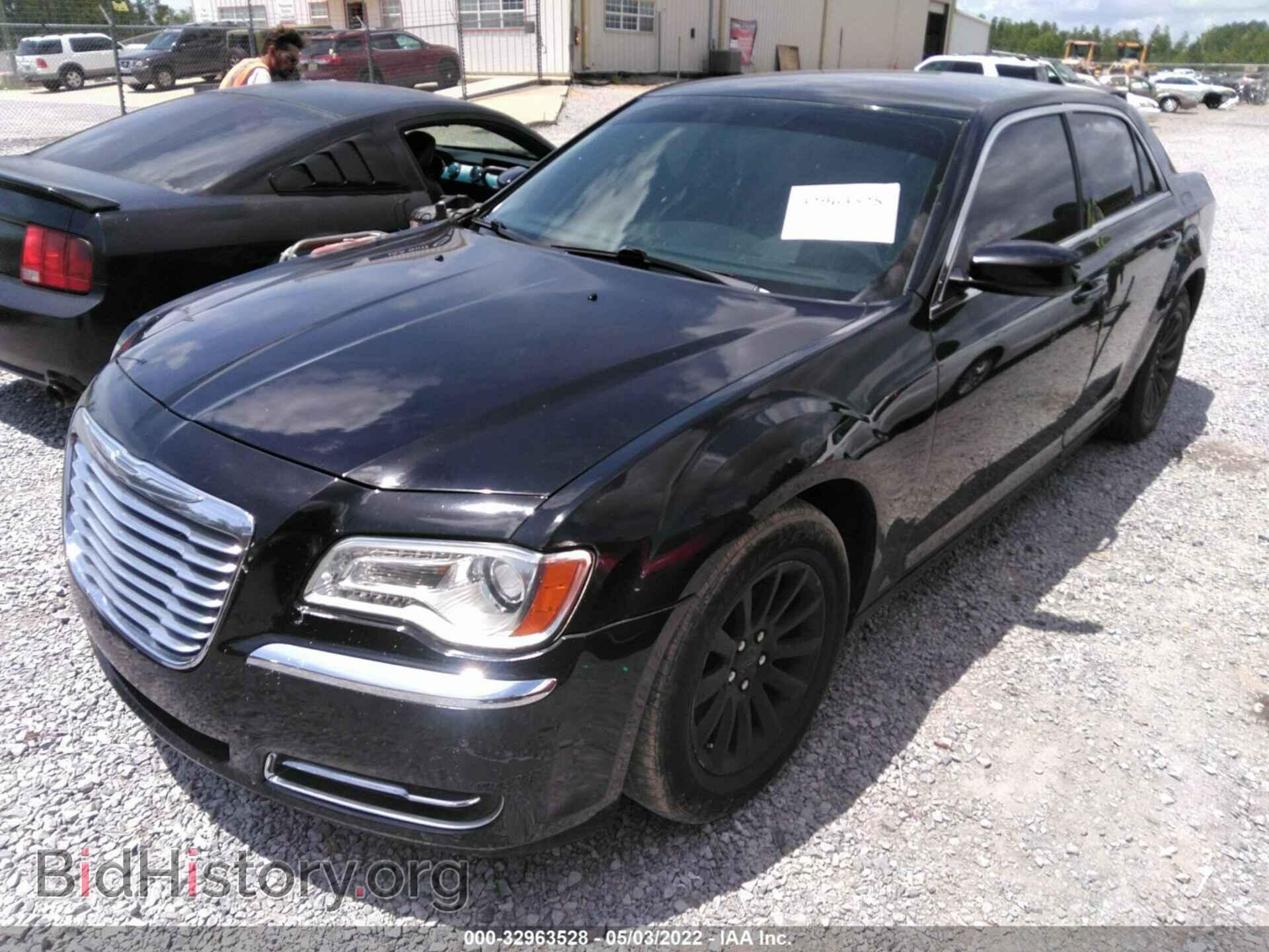 2014 CHRYSLER 300 - VIN: 2C3CCAAG8EH235467 - Фото 2