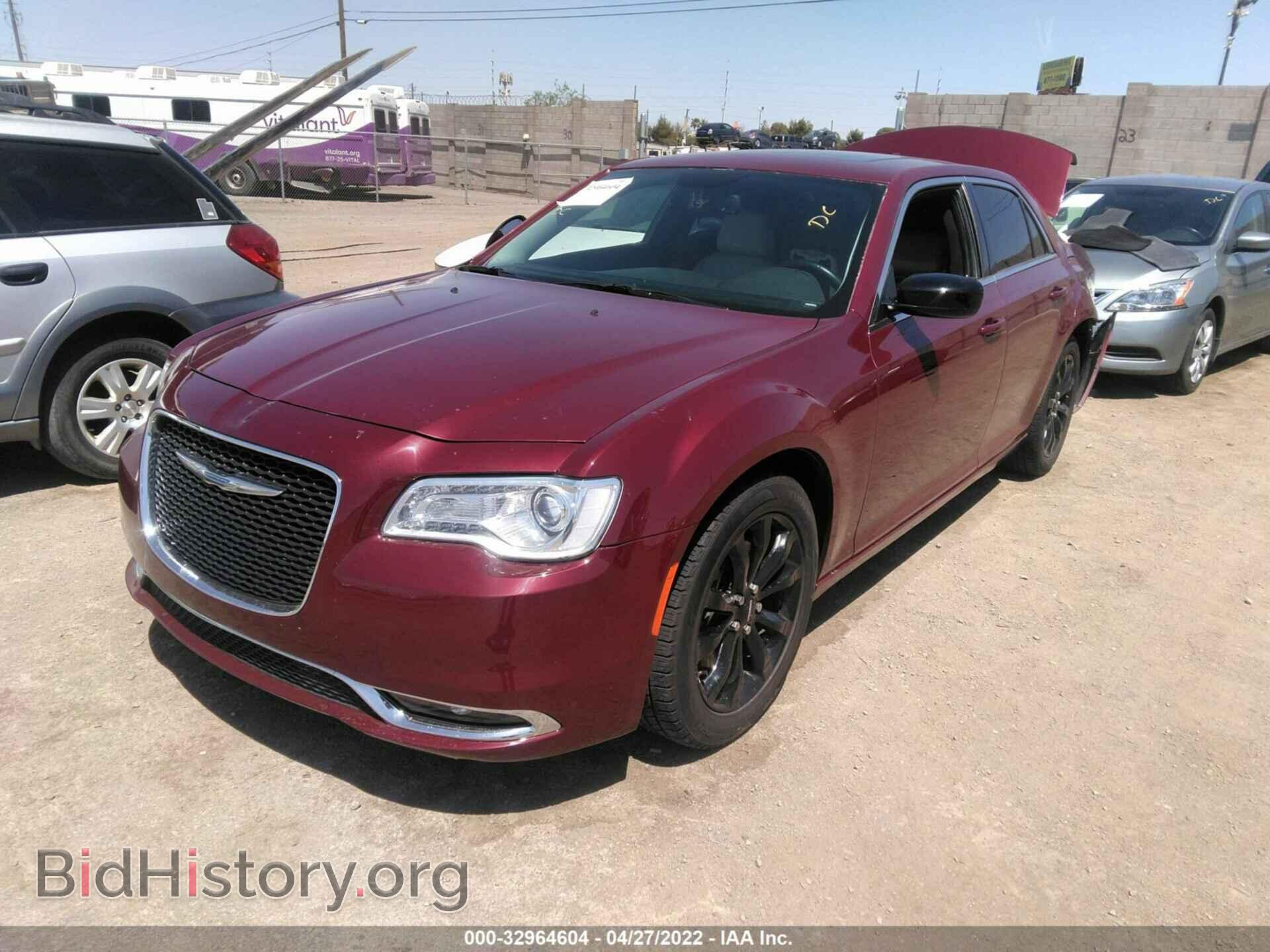 2017 CHRYSLER 300 - VIN: 2C3CCARGXHH530627 - Фото 2