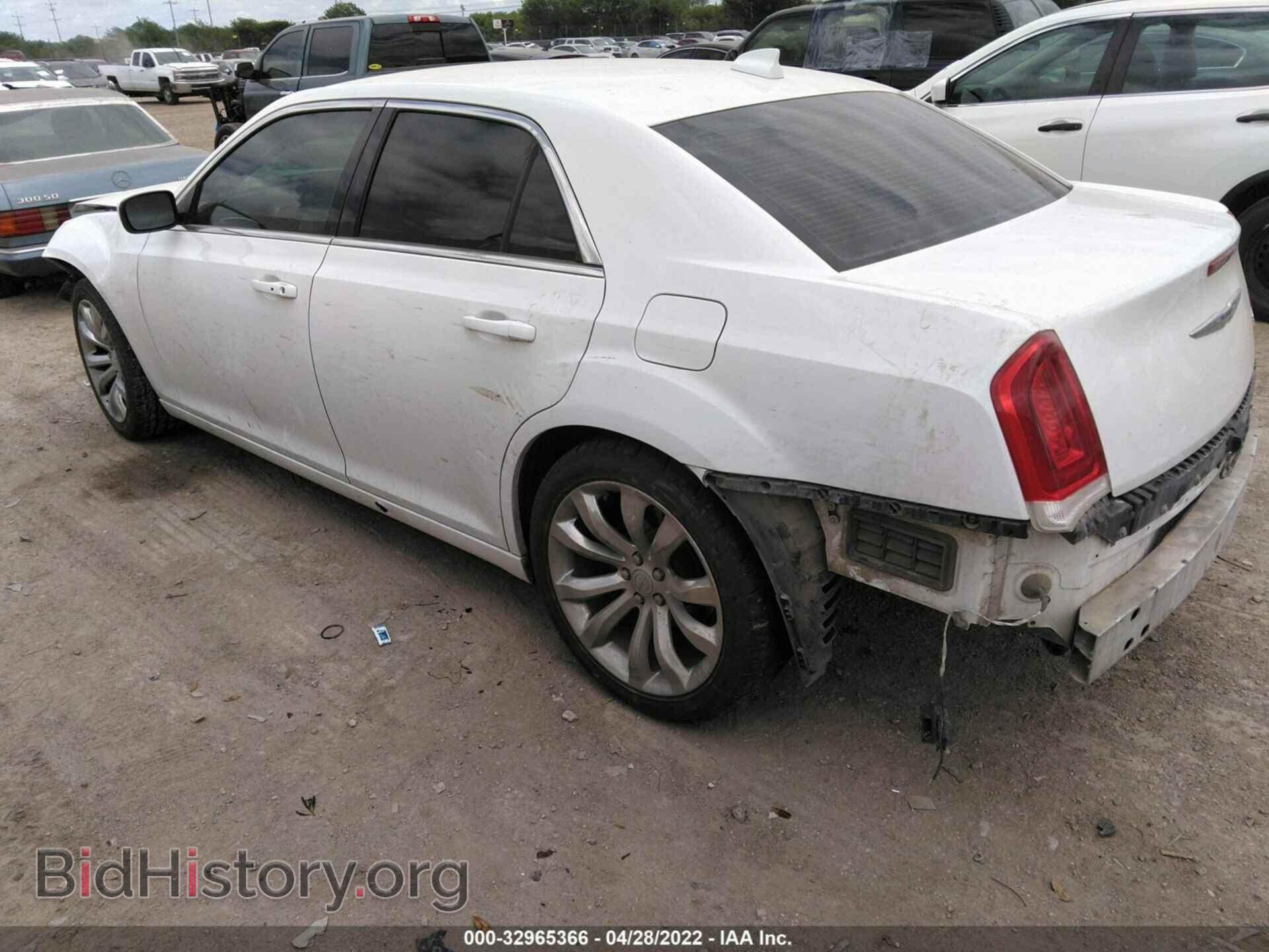 2016 CHRYSLER 300 - VIN: 2C3CCAAG9GH321034 - Фото 3