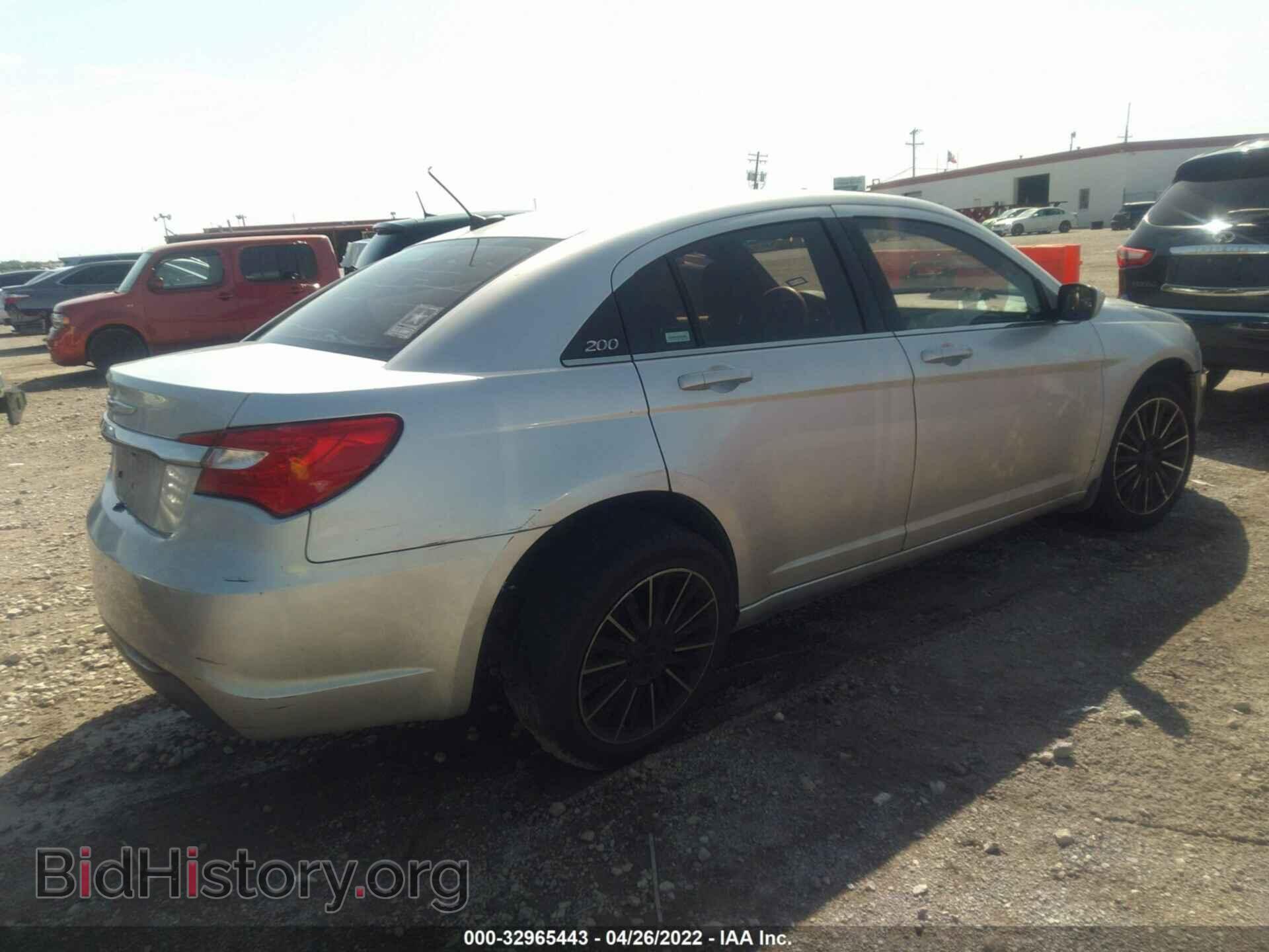 2012 CHRYSLER 200 - VIN: 1C3CCBAB2CN100399 - Фото 4