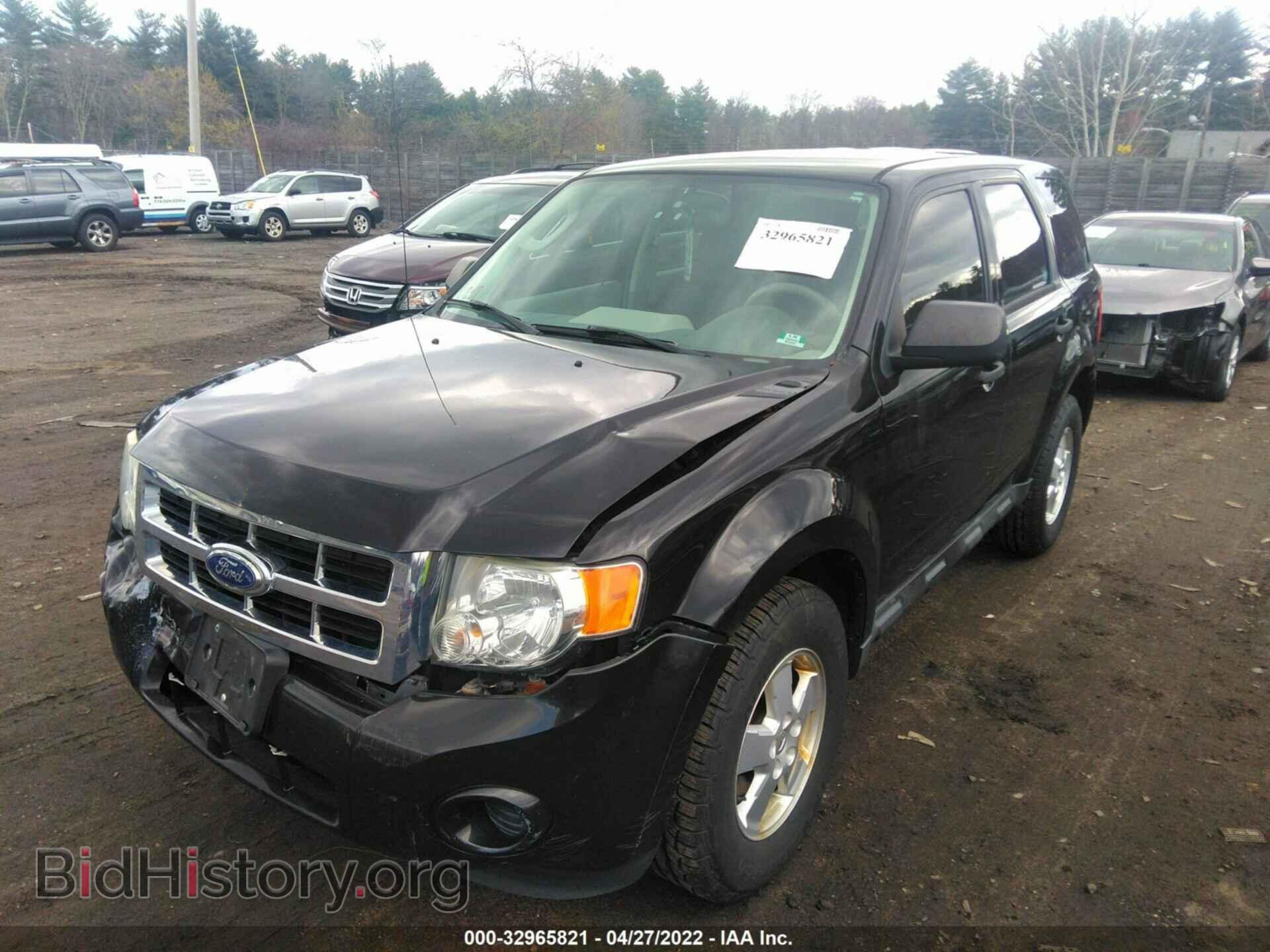 2011 FORD ESCAPE - VIN: 1FMCU0C74BKB12944 - Фото 2