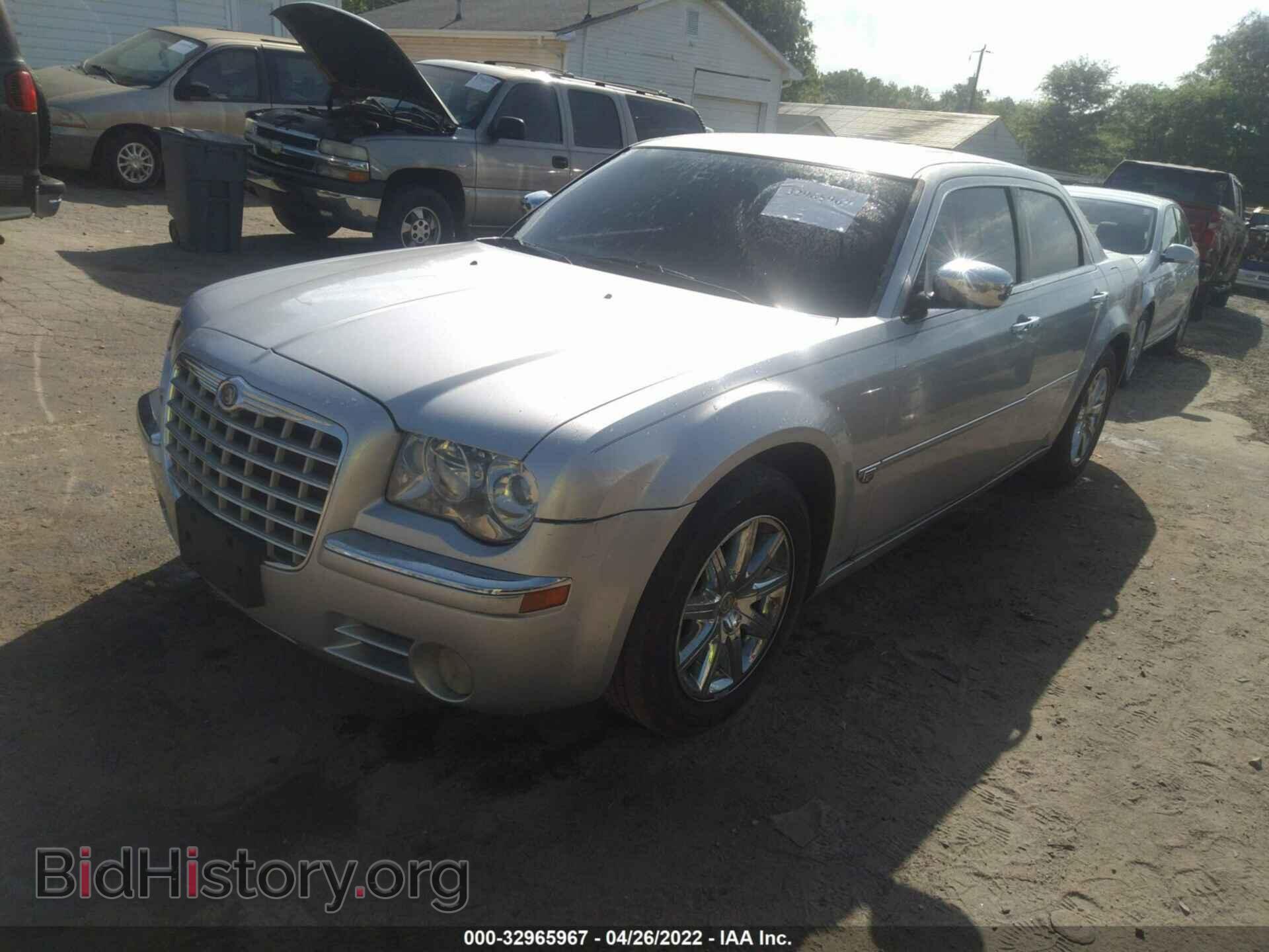 2007 CHRYSLER 300 - VIN: 2C3KA63HX7H706185 - Фото 2