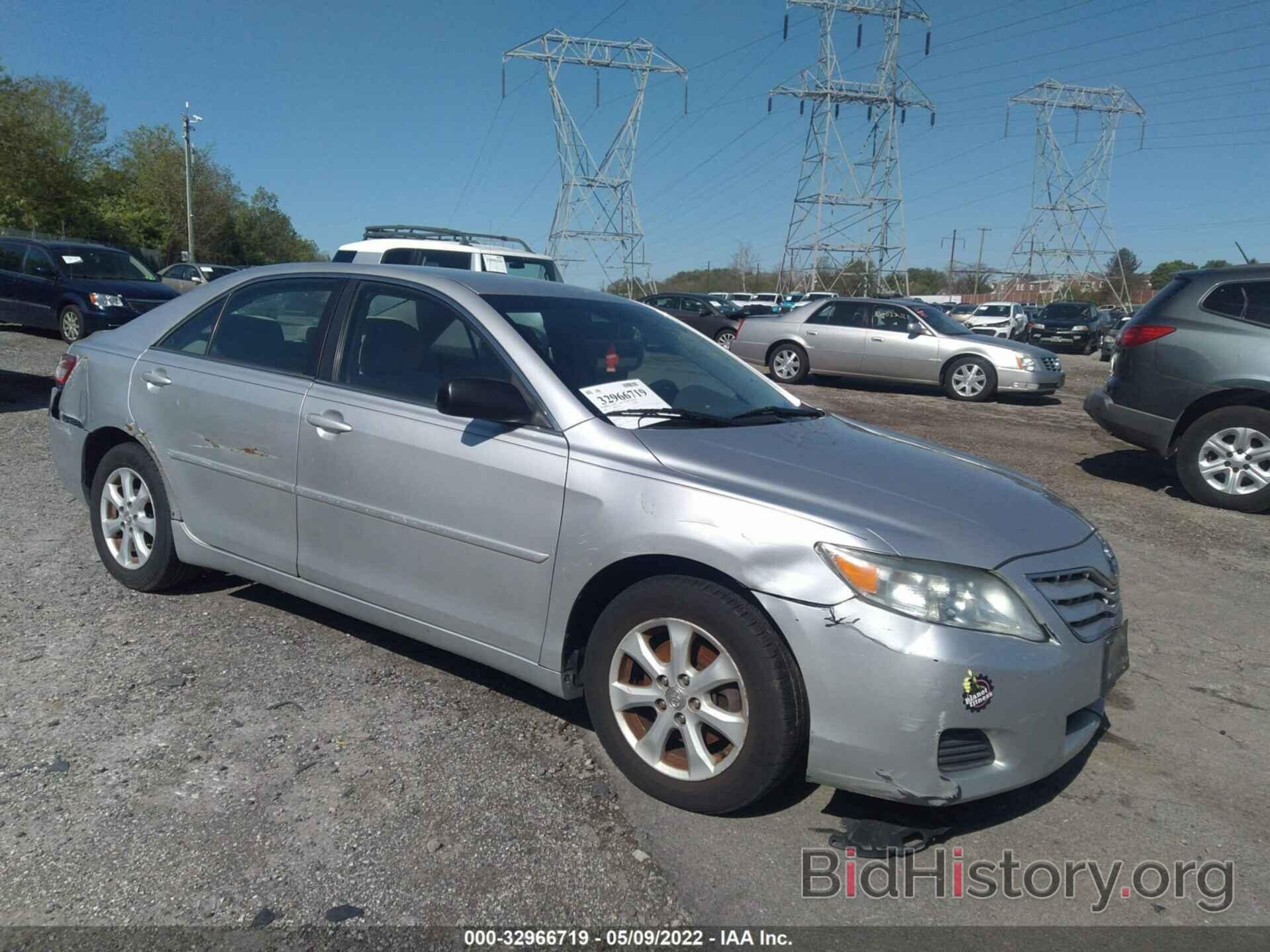 Photo 4T1BF3EK4BU752262 - TOYOTA CAMRY 2011