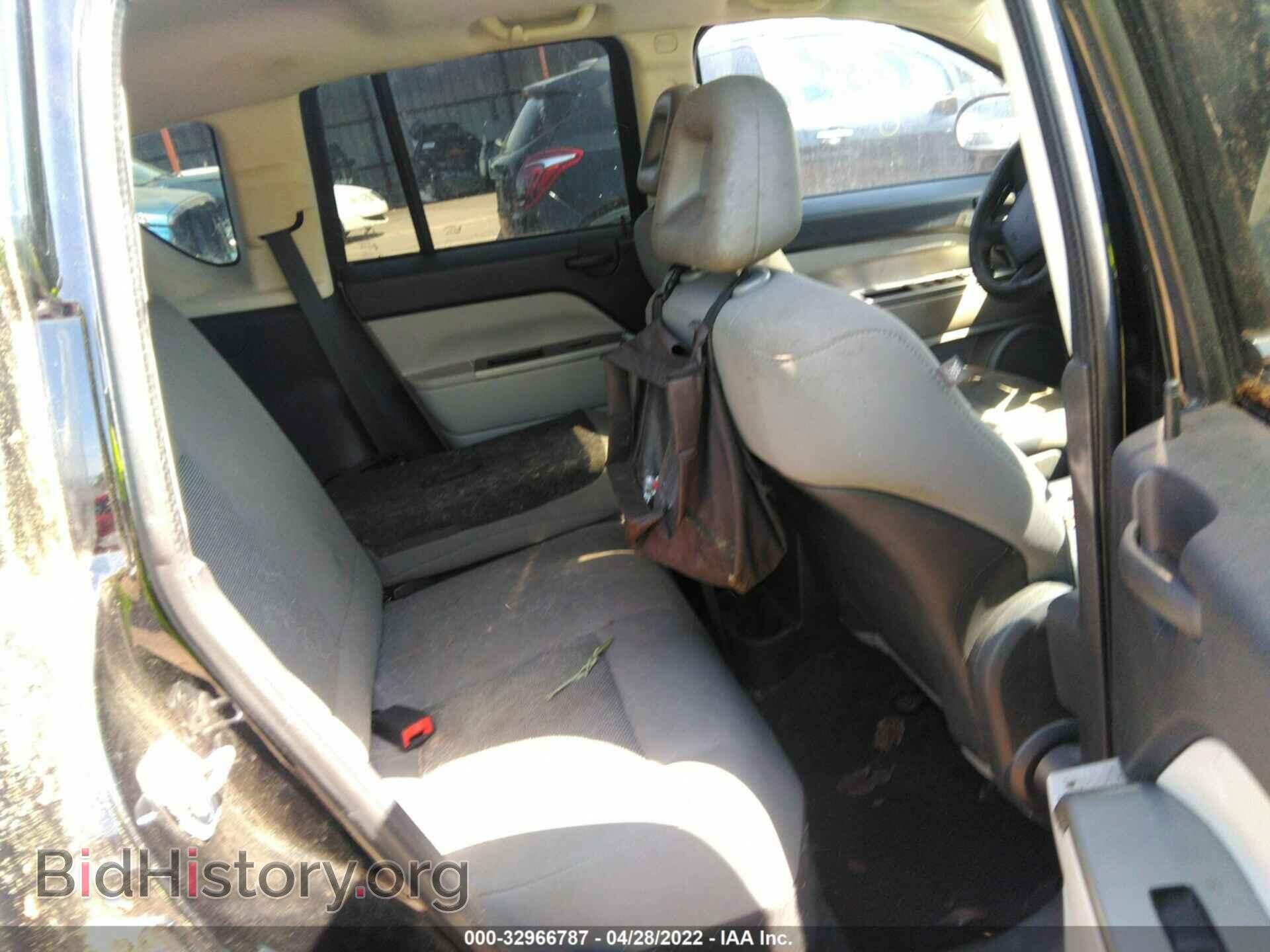 2007 JEEP COMPASS - VIN: 1J8FT47W27D190088 - Фото 8