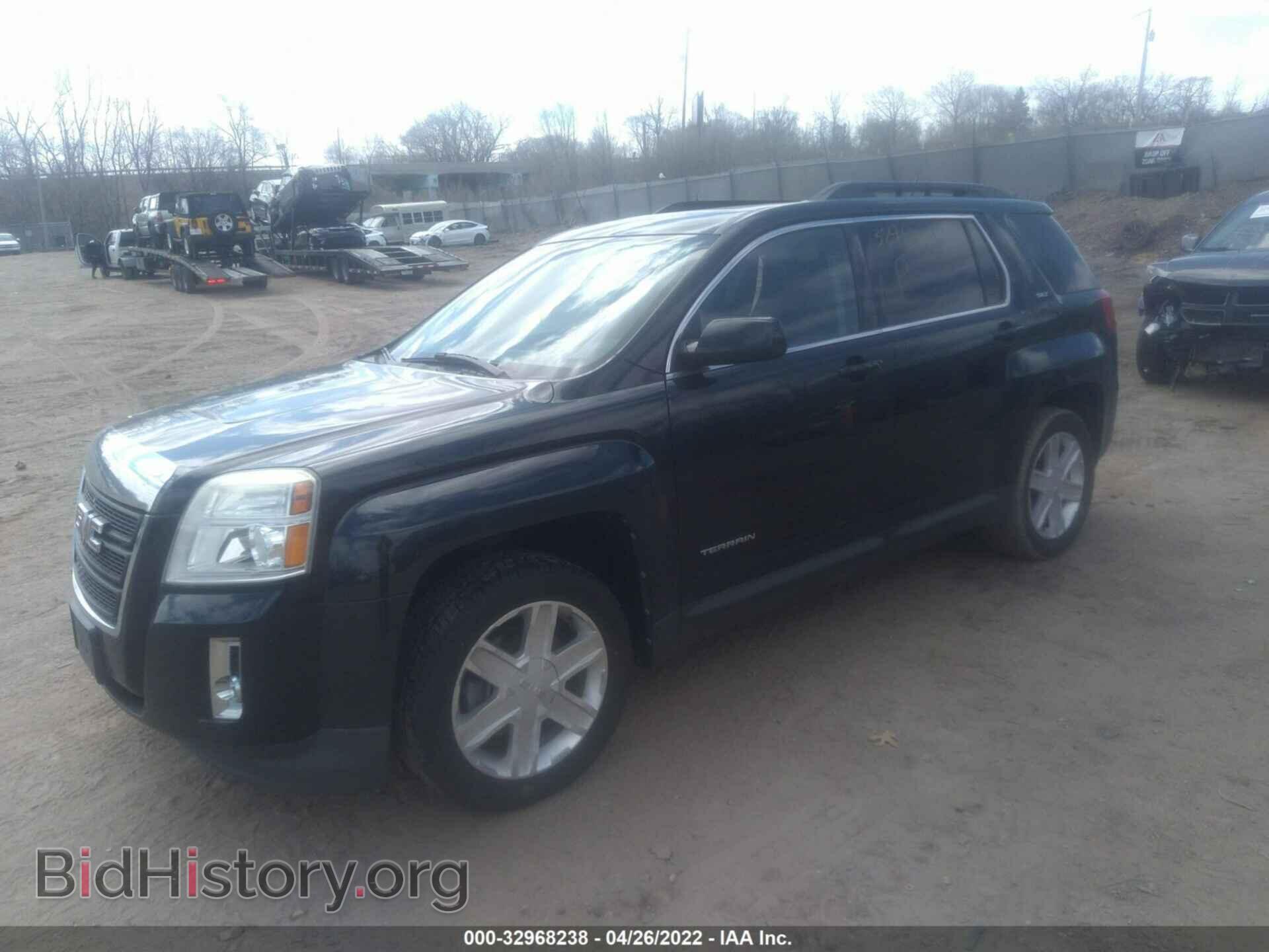 2011 GMC TERRAIN - VIN: 2CTALUEC8B6419976 - Photo 2