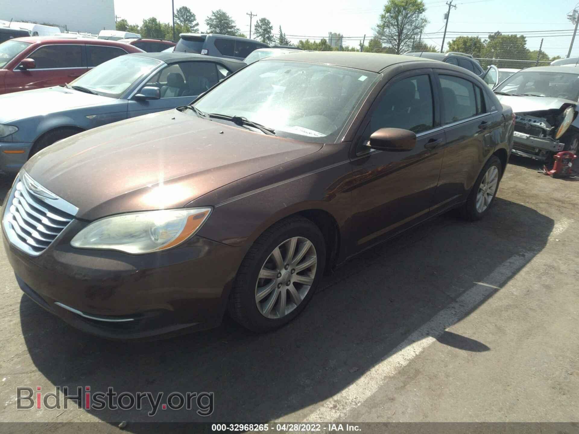 2012 CHRYSLER 200 - VIN: 1C3CCBBGXCN241943 - Фото 2