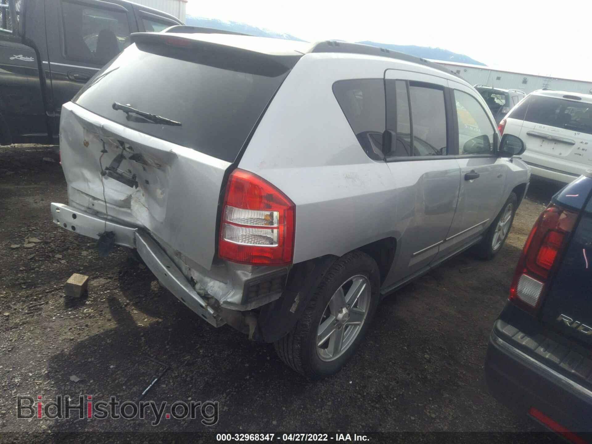 2009 JEEP COMPASS - VIN: 1J4FT47A09D183990 - Photo 4