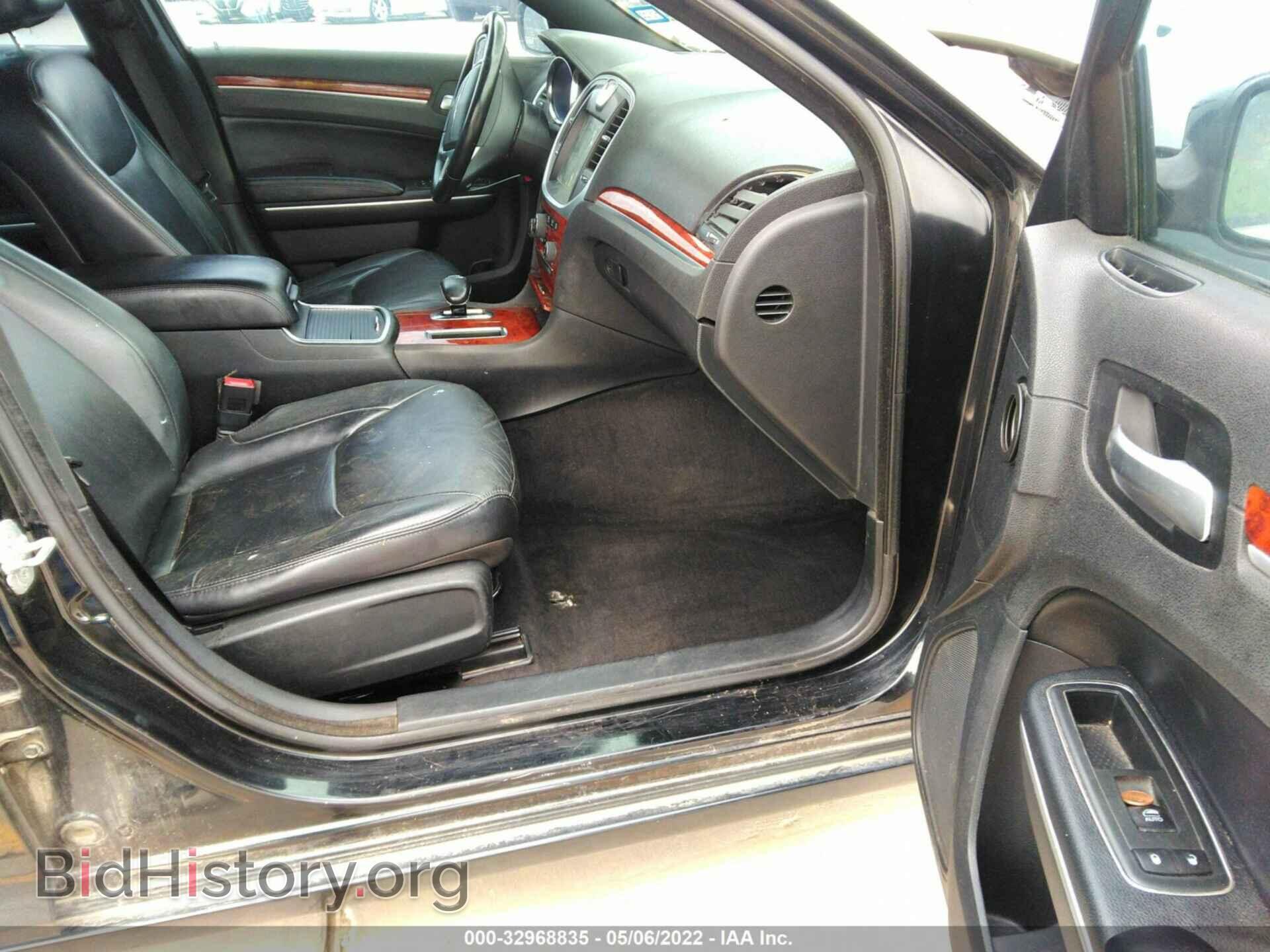 2013 CHRYSLER 300 - VIN: 2C3CCAAG7DH738938 - Фото 5