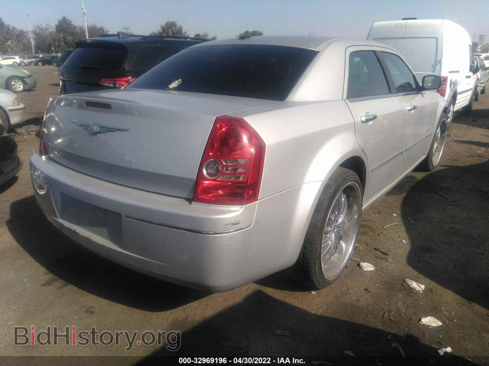 2010 CHRYSLER 300 - VIN: 2C3CA5CV6AH327275 - Фото 4