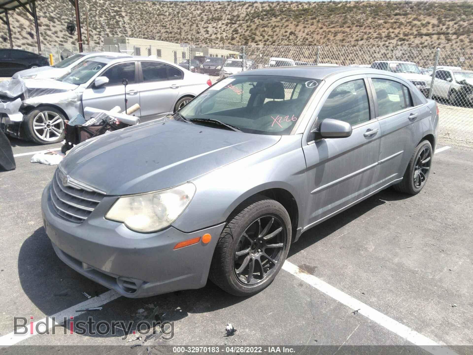 2010 CHRYSLER SEBRING - VIN: 1C3CC5FD8AN155867 - Фото 2