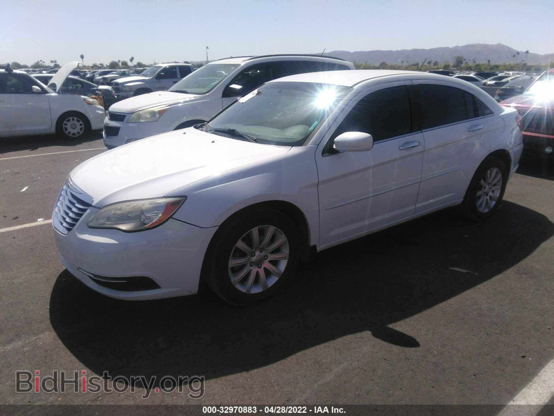 2012 CHRYSLER 200 - VIN: 1C3CCBAB4CN205462 - Фото 2