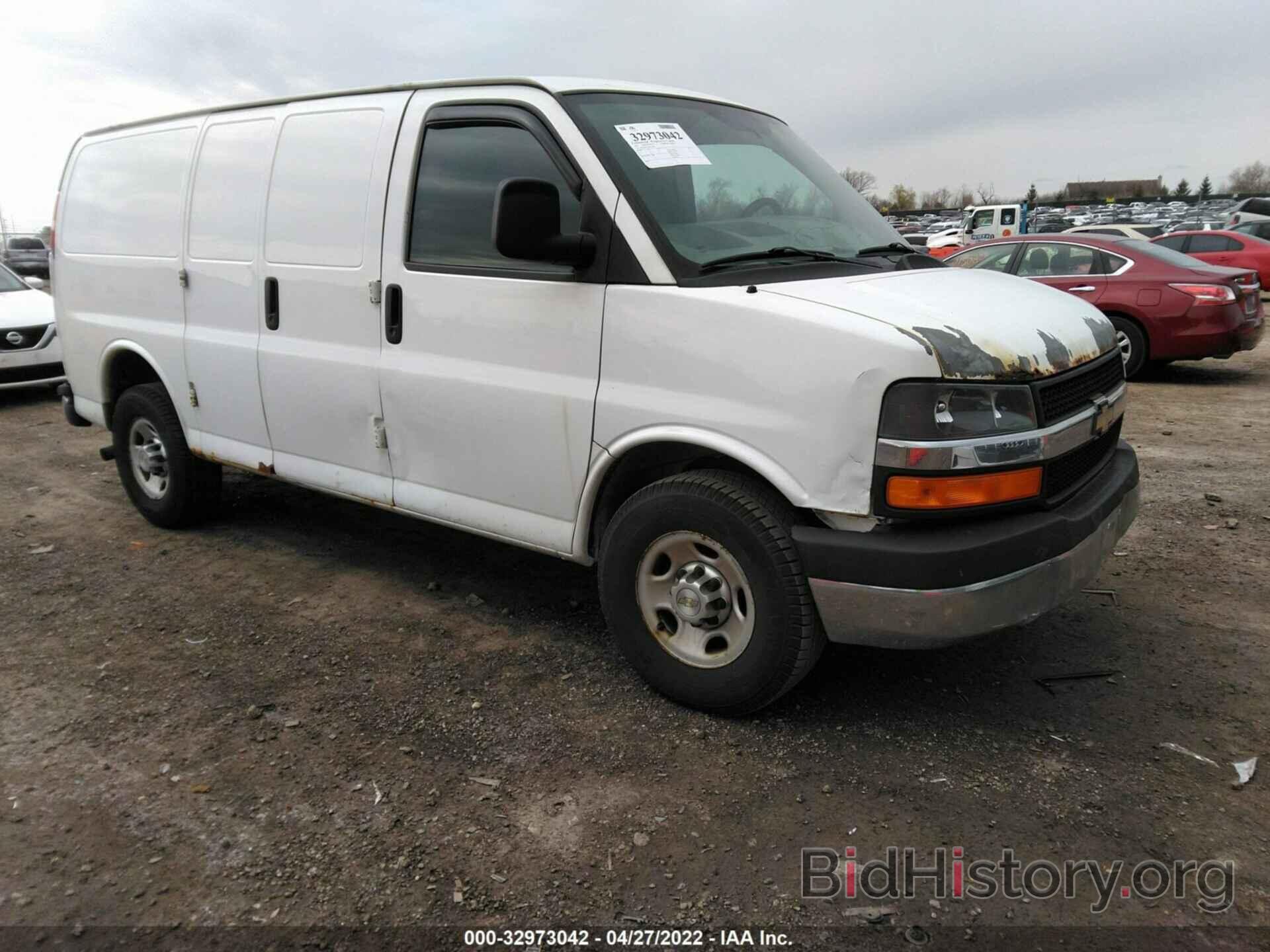 Photo 1GCWGFCA5B1119043 - CHEVROLET EXPRESS CARGO VAN 2011