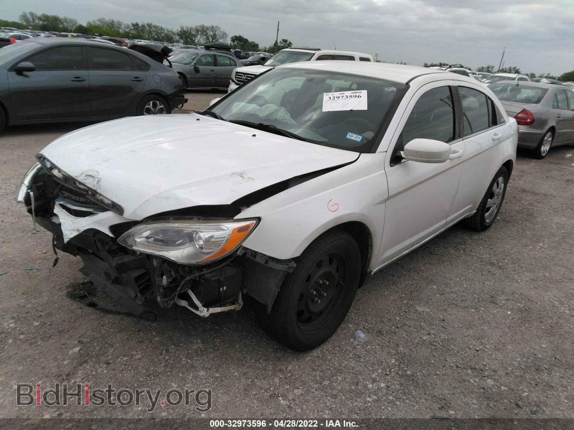 2012 CHRYSLER 200 - VIN: 1C3CCBAB6CN135513 - Фото 2