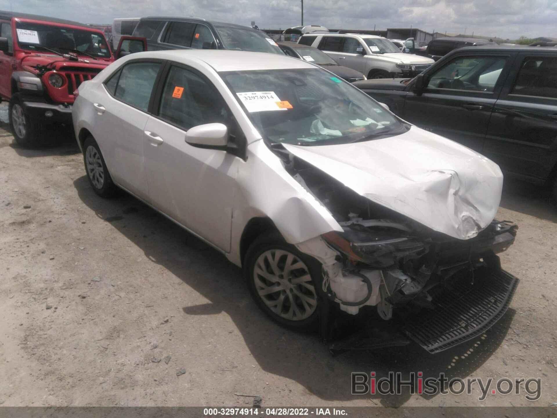 Photo 5YFBURHE8HP710850 - TOYOTA COROLLA 2017