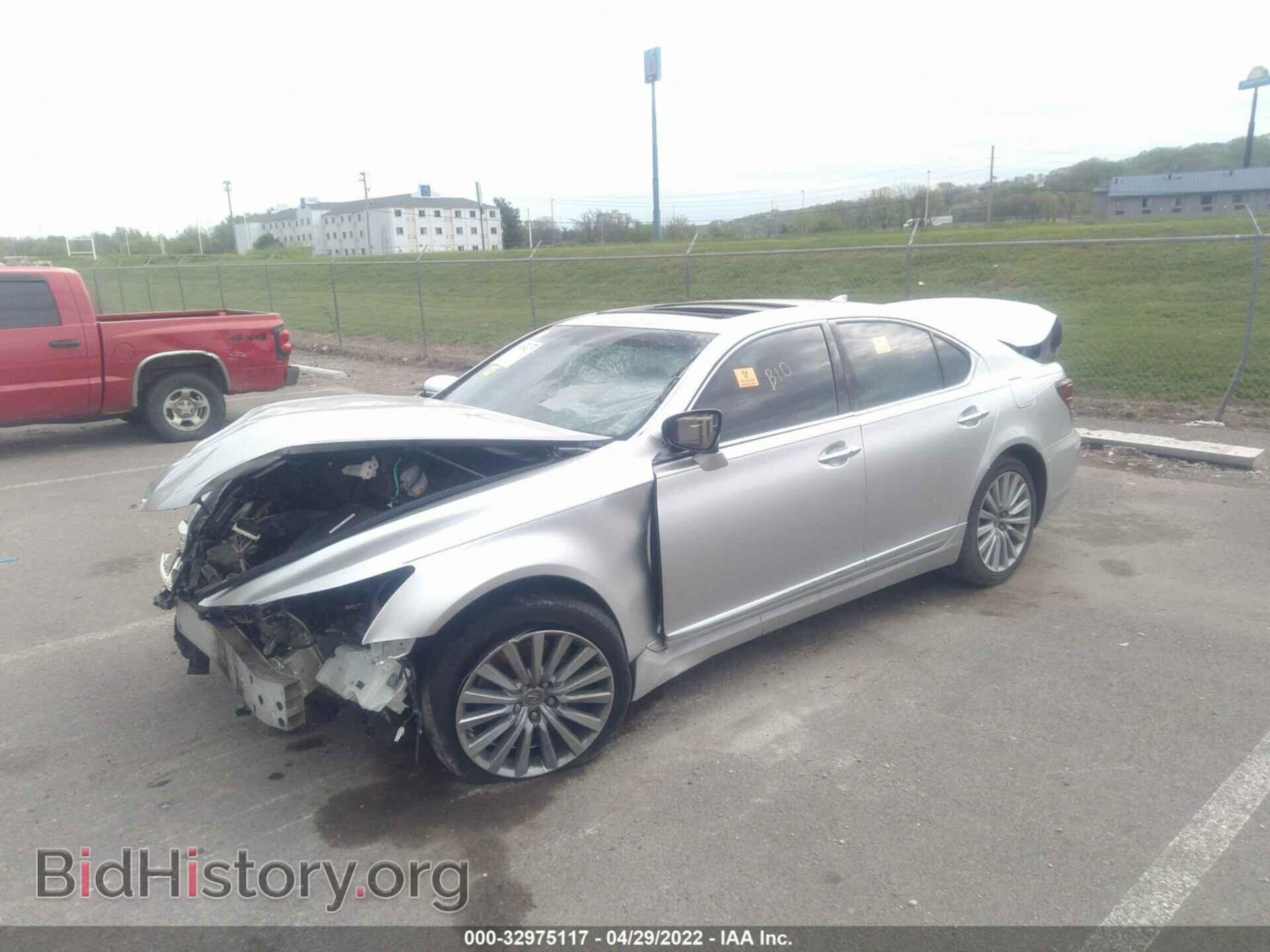 2015 LEXUS LS 460 - VIN: JTHCL5EF7F5024031 - Photo 2