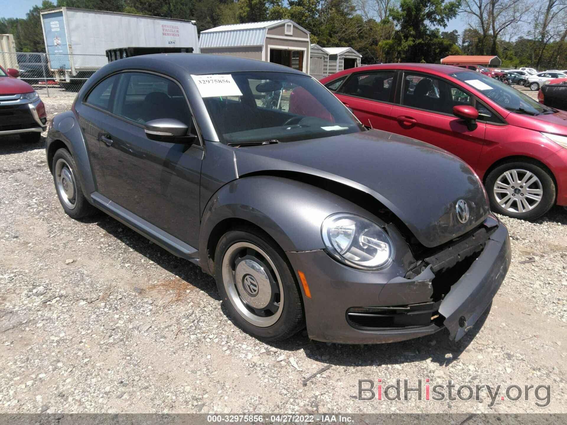 Photo 3VWJX7AT0CM608018 - VOLKSWAGEN BEETLE 2012