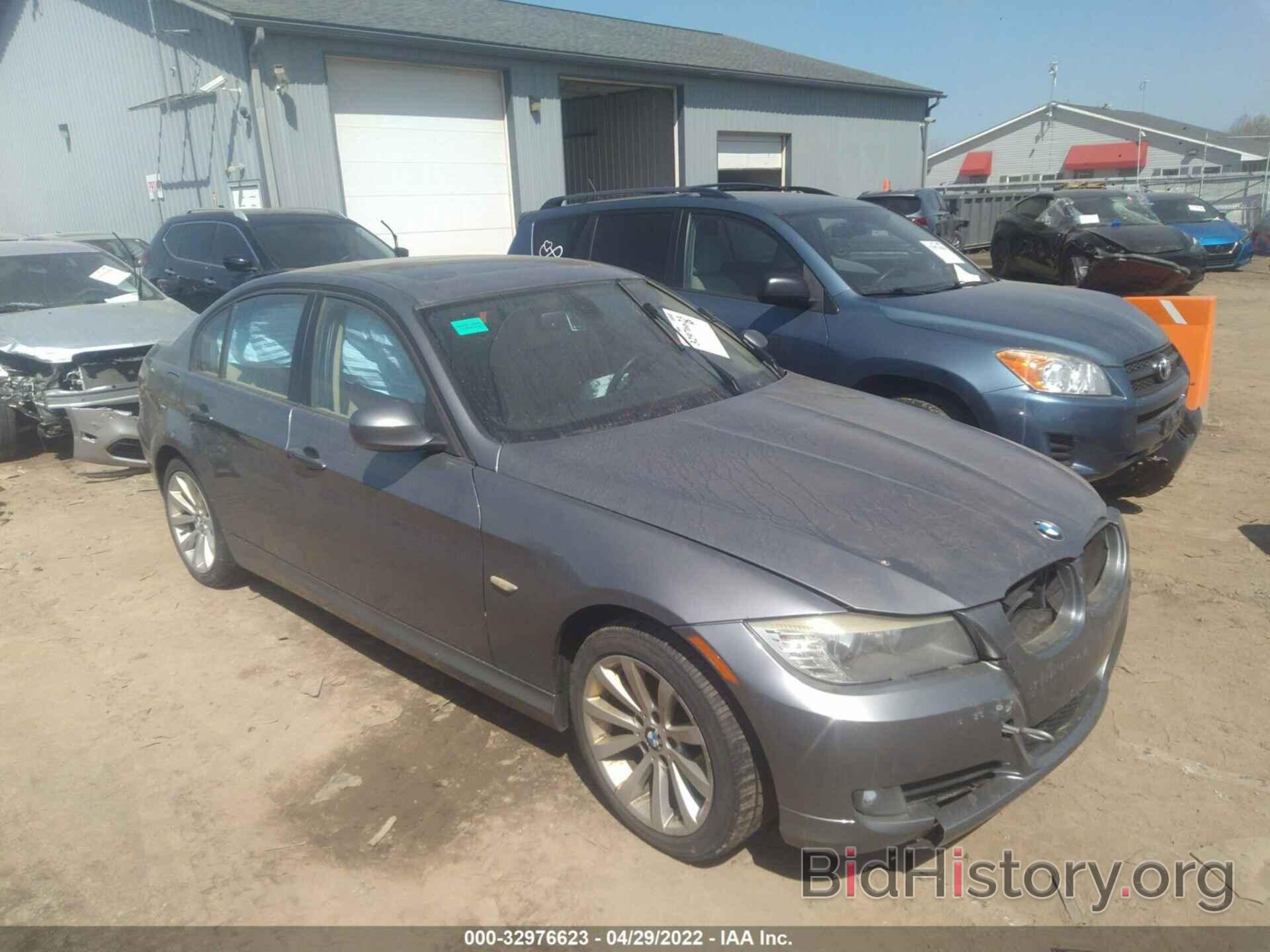 Photo WBAPH7C57BE678044 - BMW 3 SERIES 2011