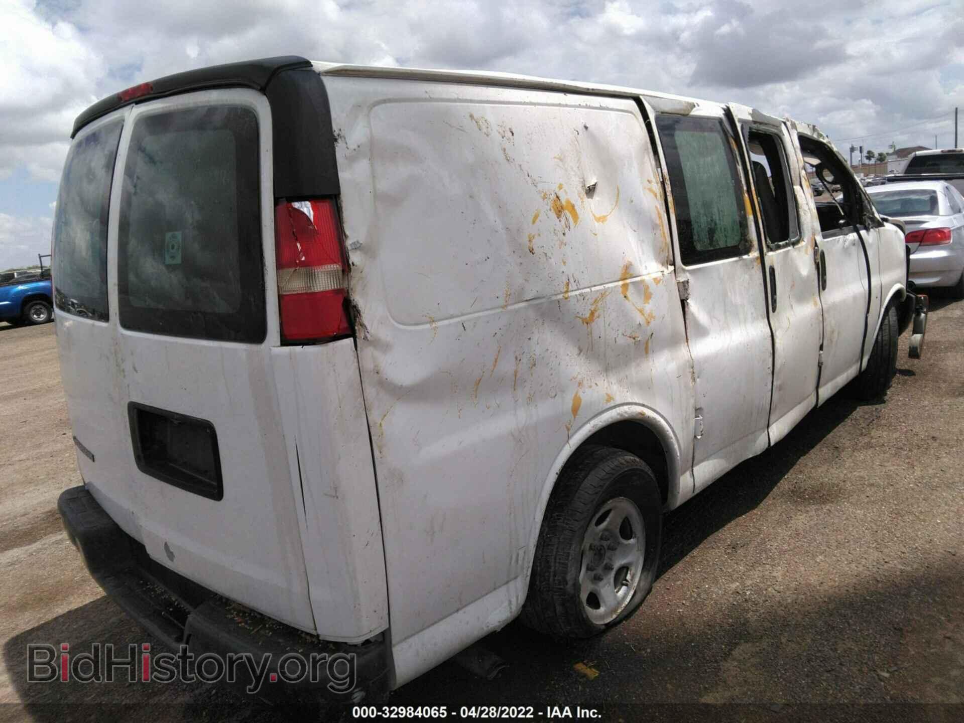 2008 CHEVROLET EXPRESS CARGO VAN - VIN: 1GCFG15X581114454 - Фото 4
