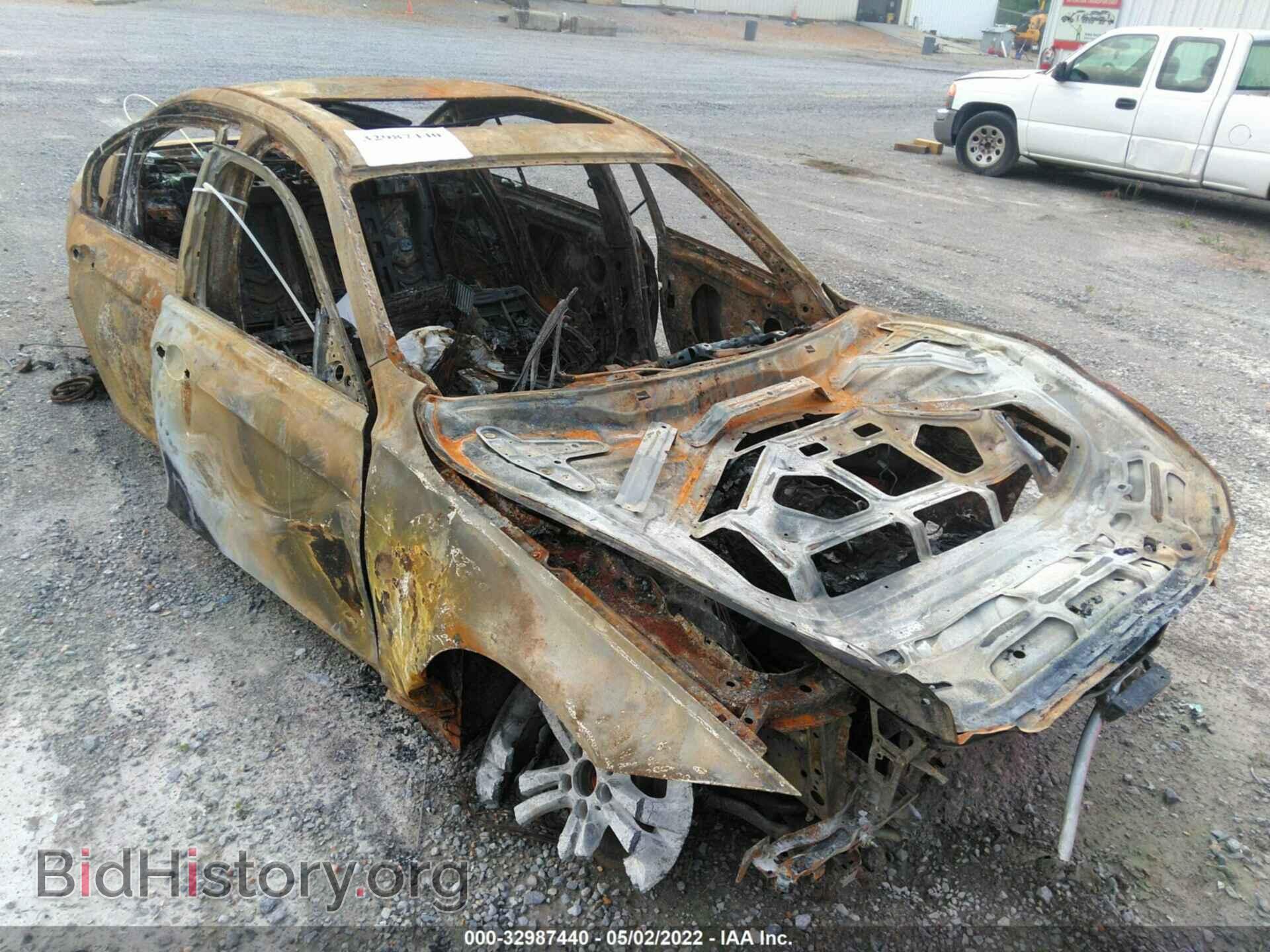 Photo WBA3A9C53DF476524 - BMW 3 SERIES 2013
