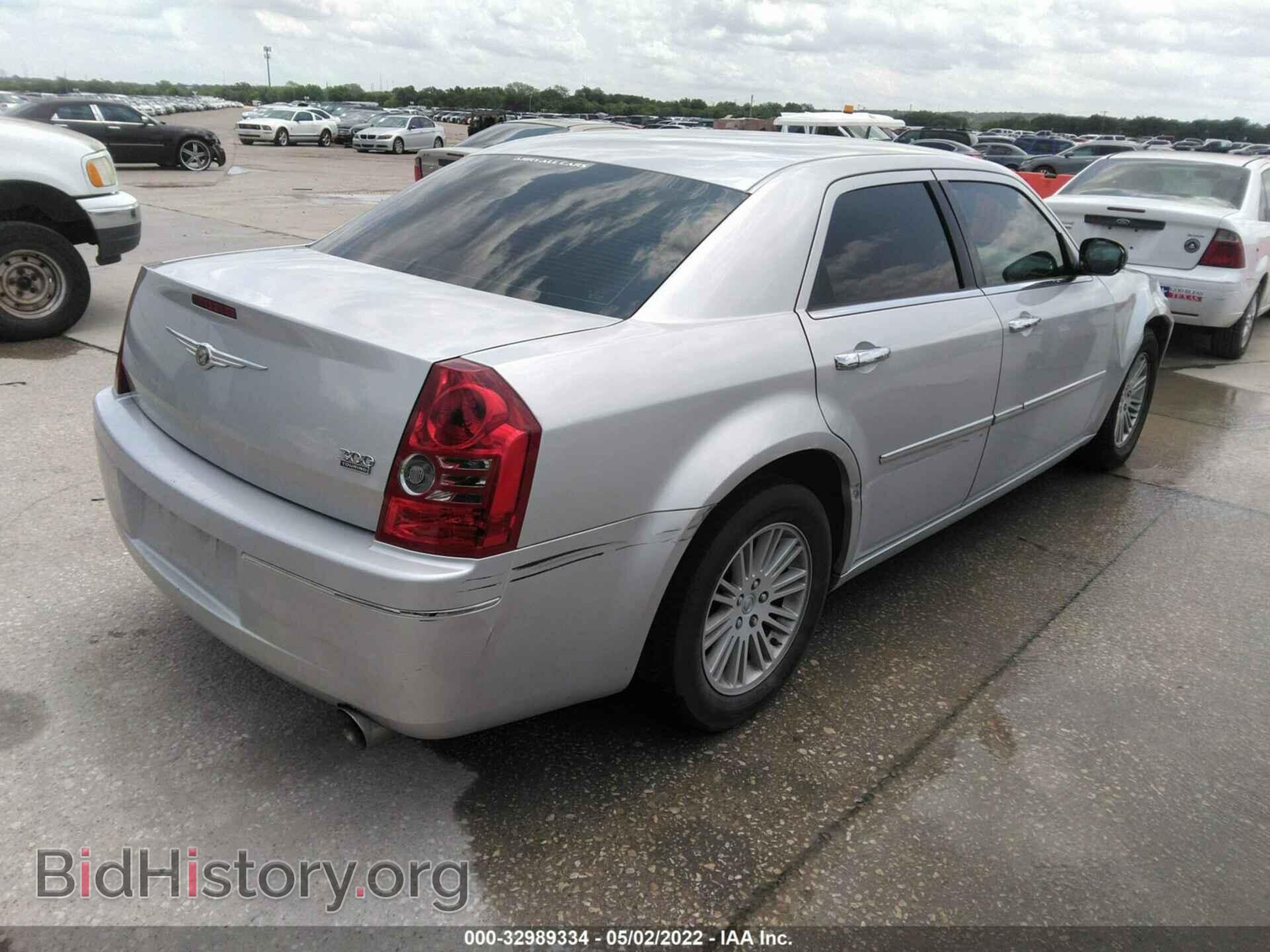 2010 CHRYSLER 300 - VIN: 2C3CA4CD0AH198872 - Фото 4