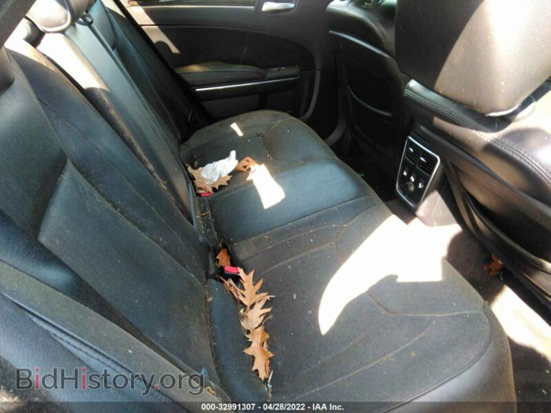 2014 Chrysler 300 (VIN 2C3CCAEG8EH382284) — photo 8 of 11
