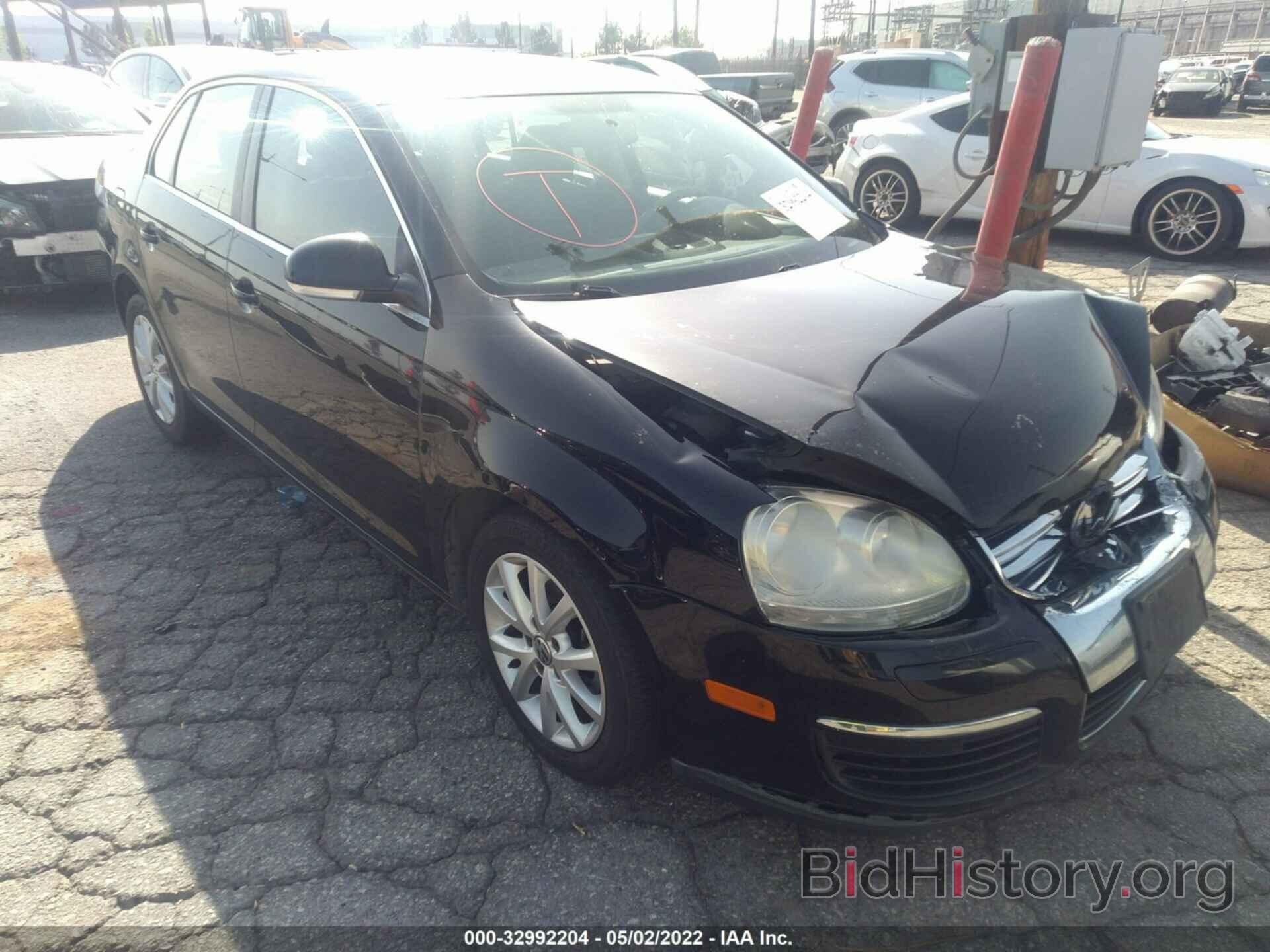 Photo 3VWRZ7AJ4AM013231 - VOLKSWAGEN JETTA SEDAN 2010