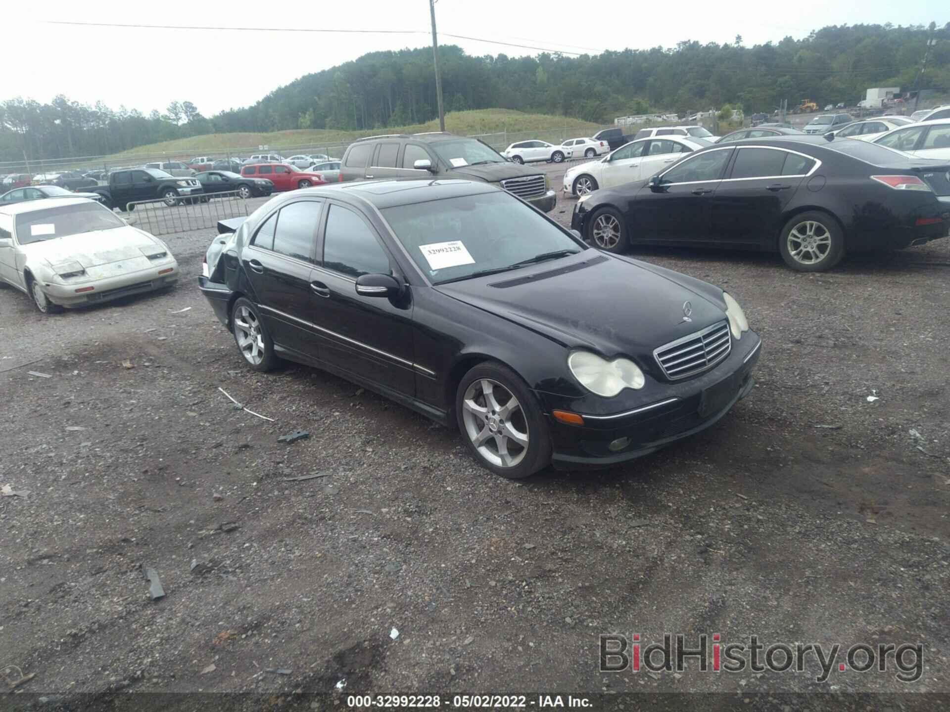 Photo WDBRF52H27E028142 - MERCEDES-BENZ C-CLASS 2007