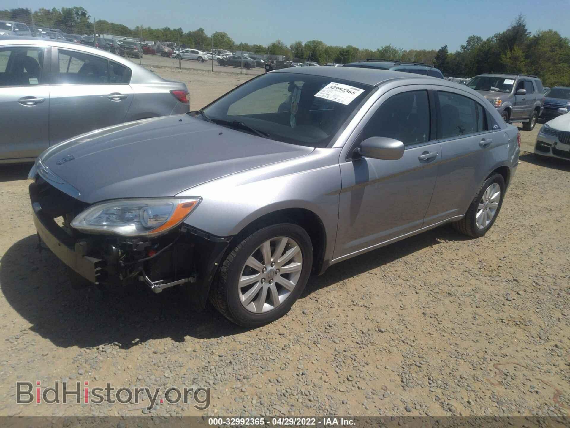 2013 CHRYSLER 200 - VIN: 1C3CCBBB8DN687174 - Photo 2
