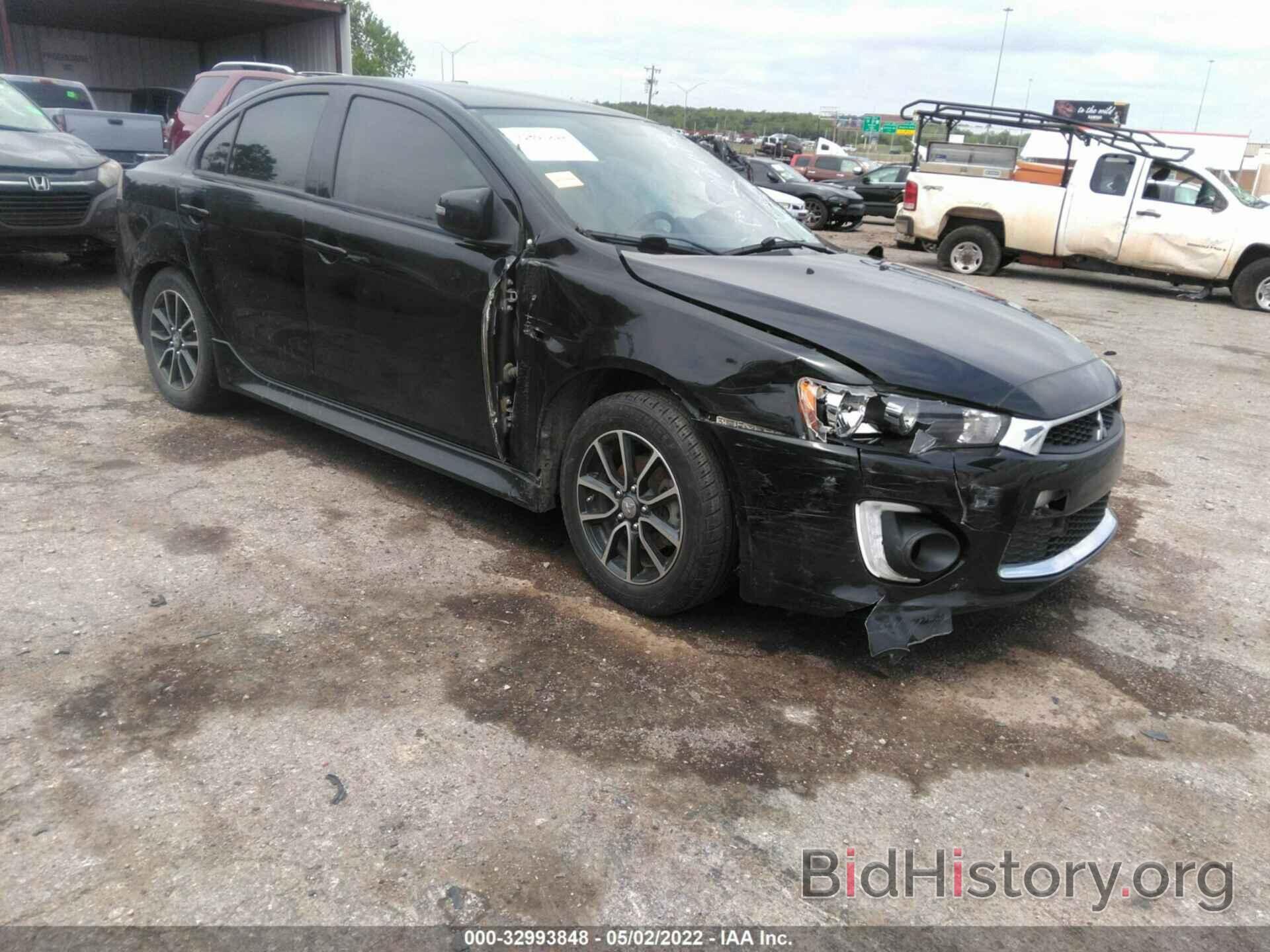 Photo JA32U2FU9HU006479 - MITSUBISHI LANCER 2017