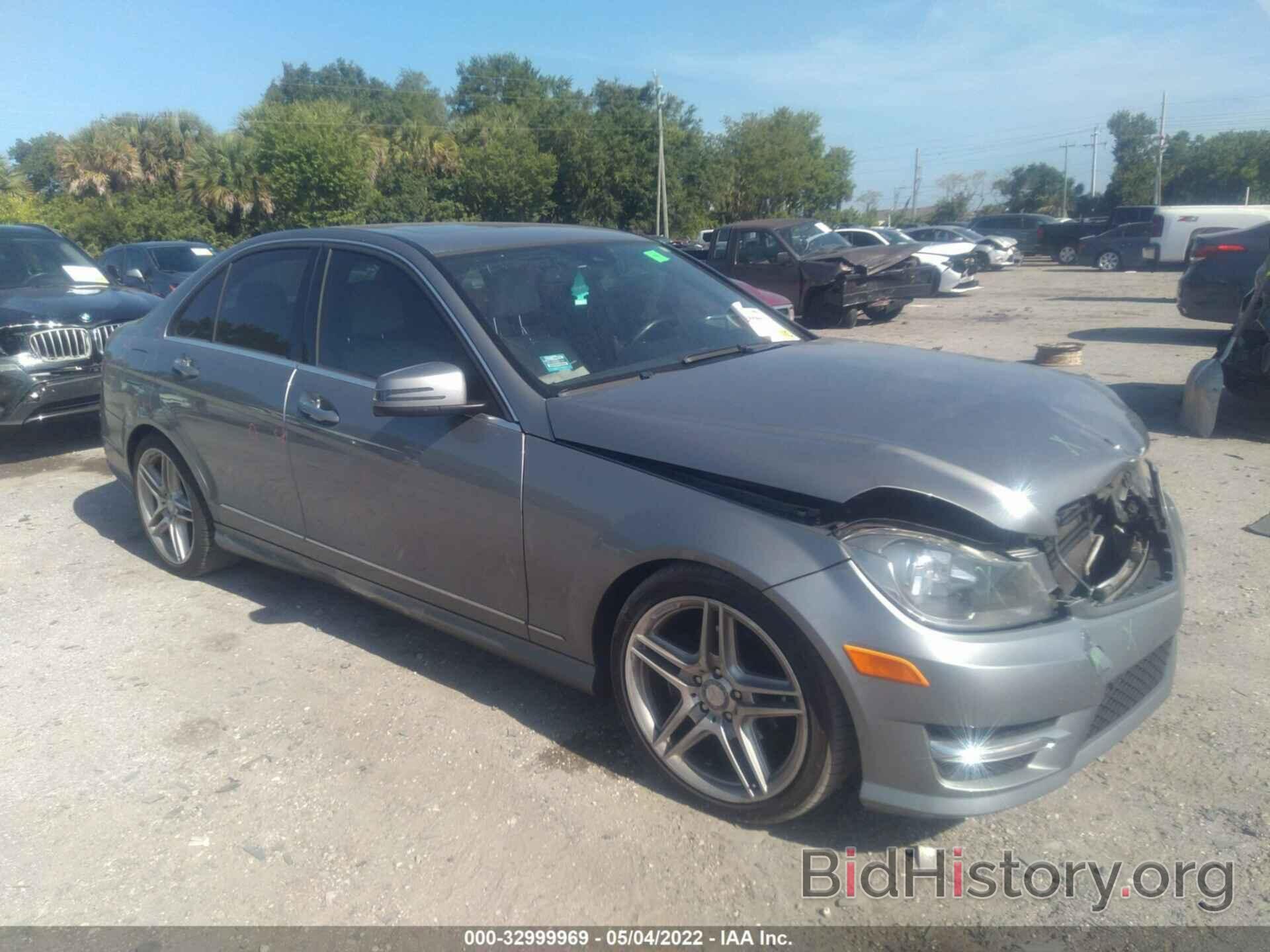 Photo WDDGF4HB5DA786118 - MERCEDES-BENZ C-CLASS 2013