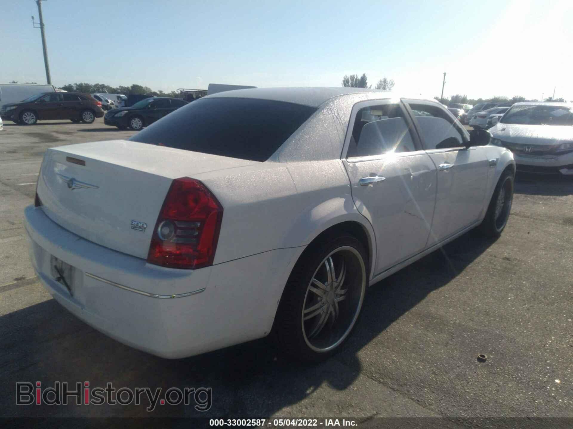 2010 CHRYSLER 300 - VIN: 2C3CA4CD7AH105314 - Фото 4