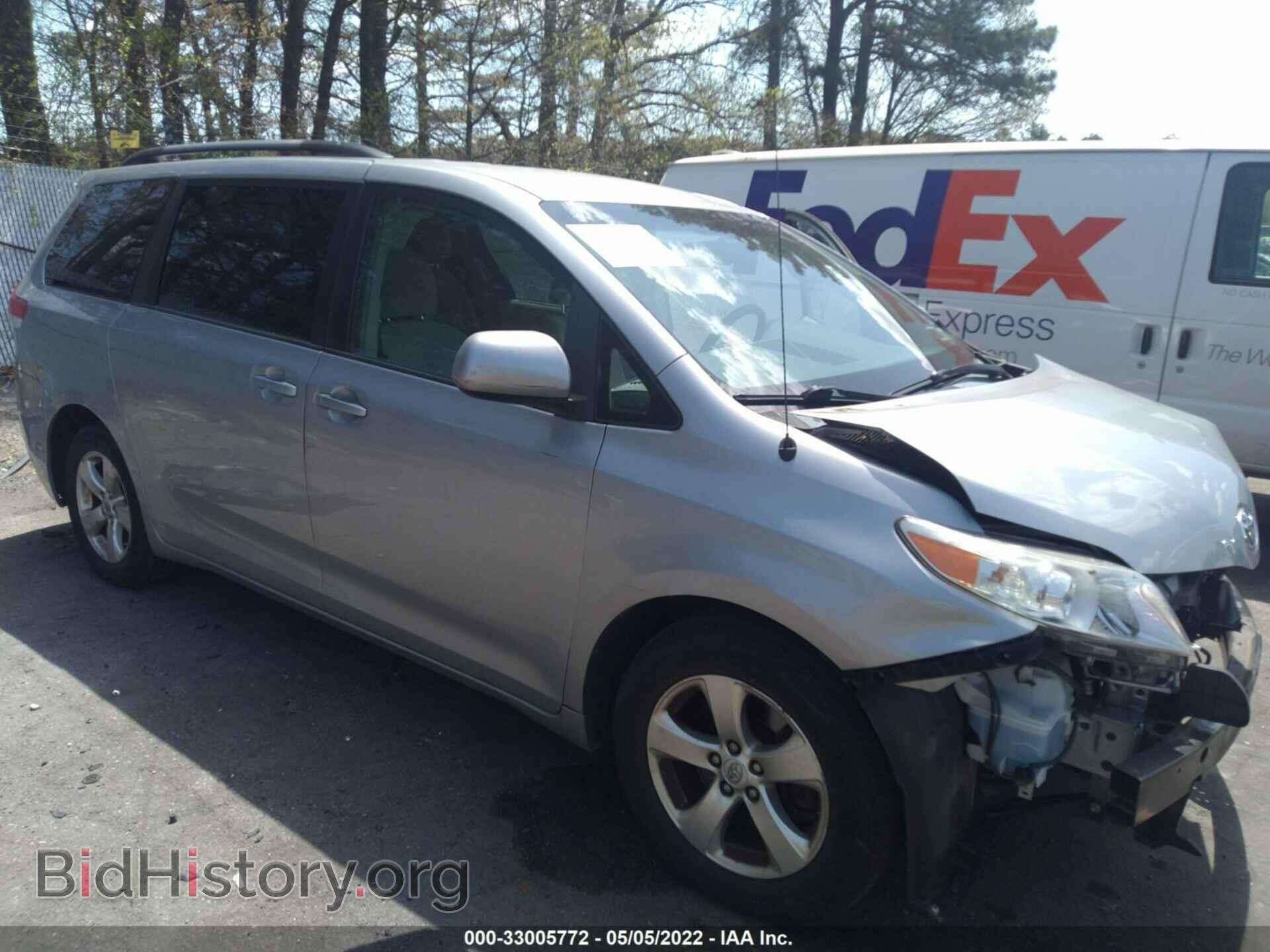 Photo 5TDKK3DC8DS383231 - TOYOTA SIENNA 2013
