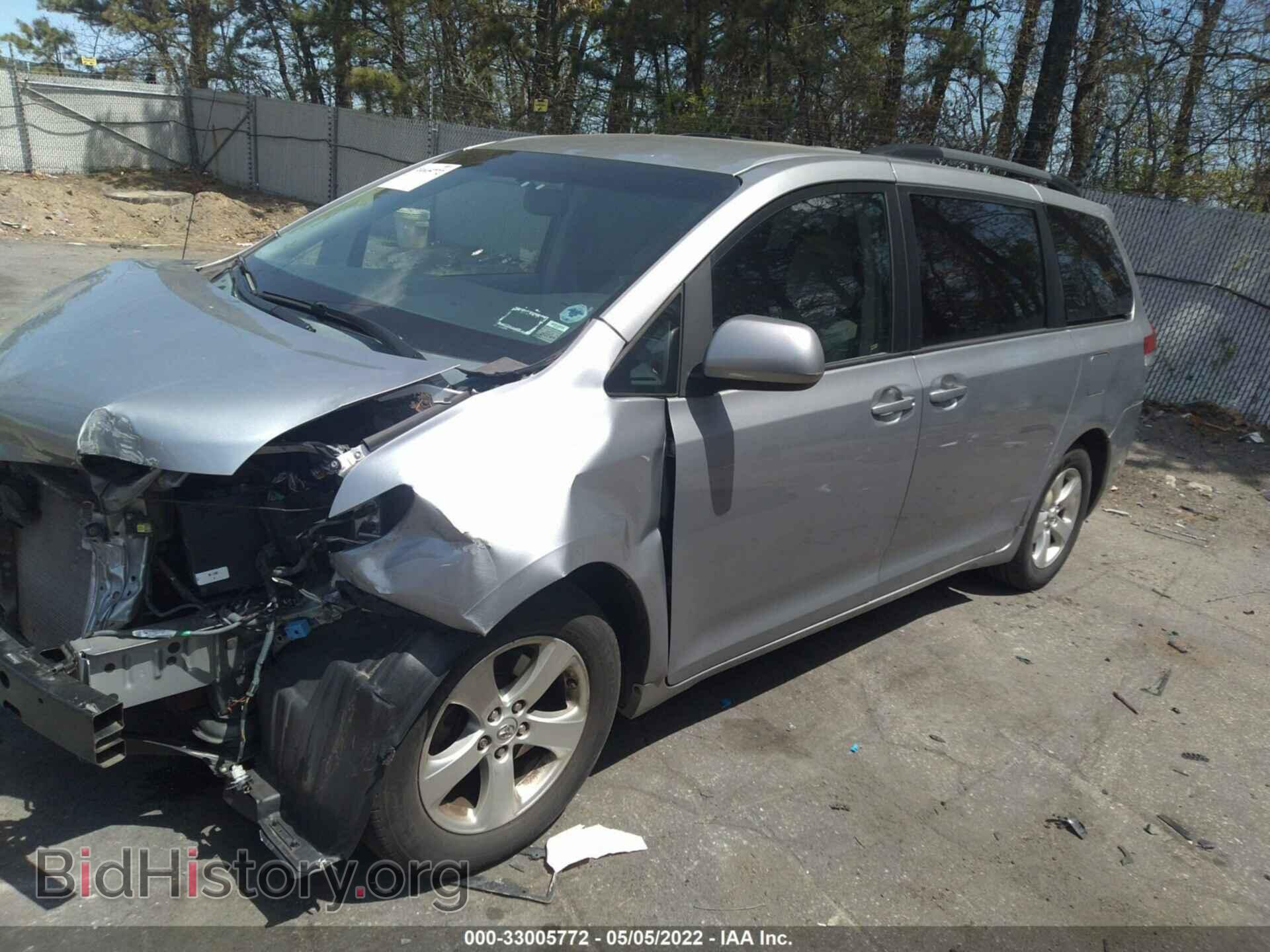 2013 TOYOTA SIENNA - VIN: 5TDKK3DC8DS383231 - Фото 2