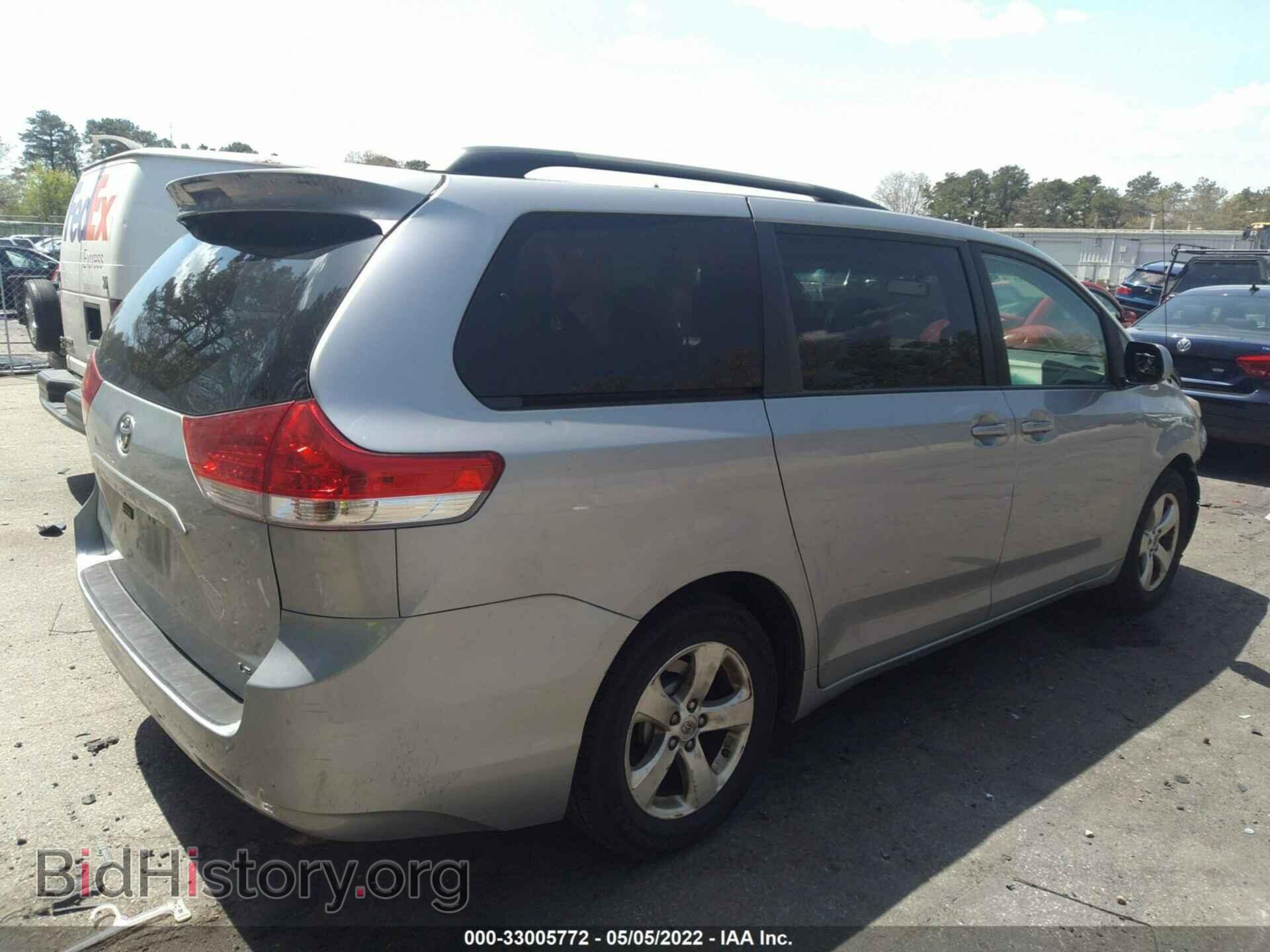 2013 TOYOTA SIENNA - VIN: 5TDKK3DC8DS383231 - Фото 4