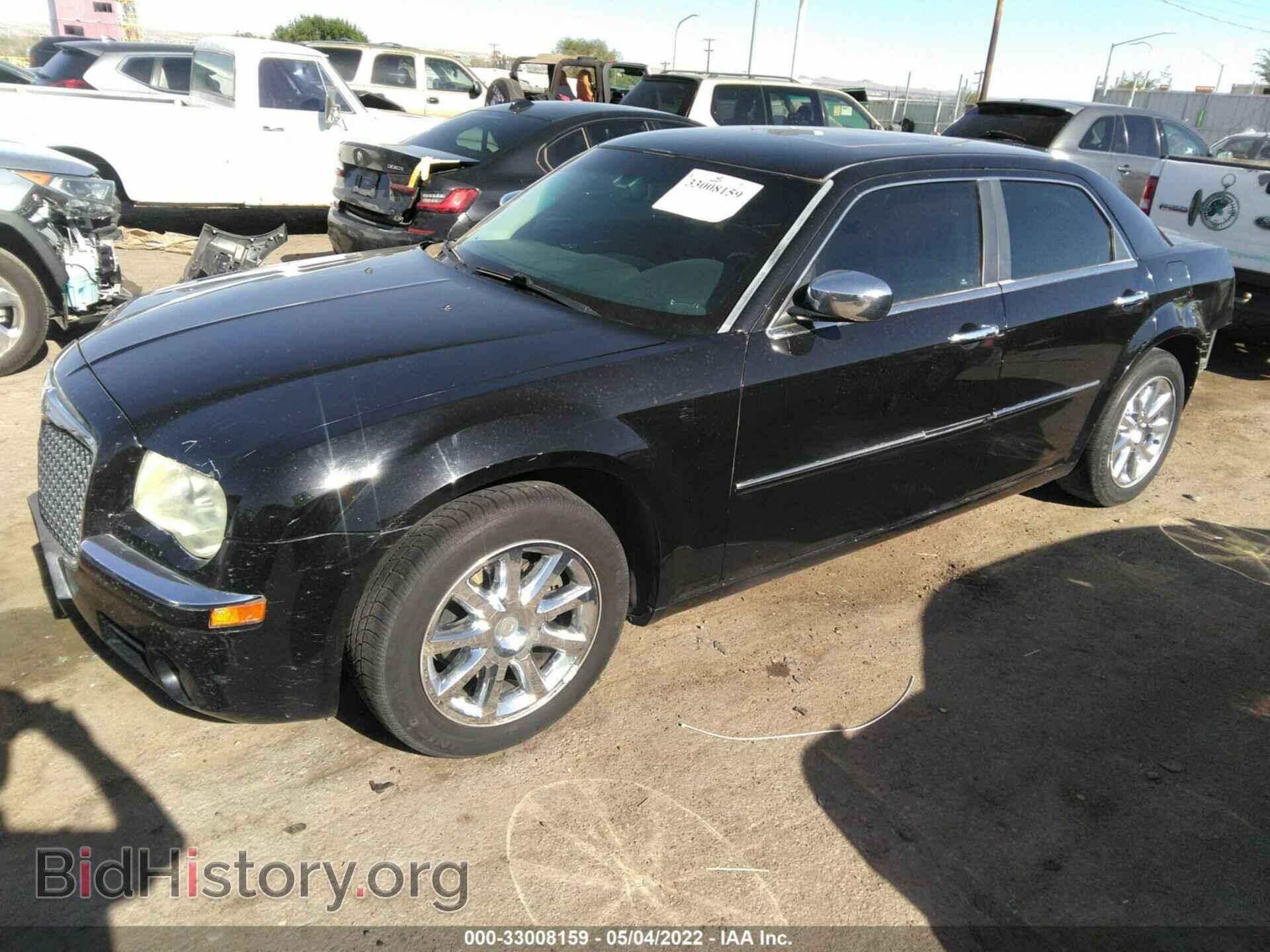 2010 CHRYSLER 300 - VIN: 2C3CA3CV4AH154196 - Фото 2