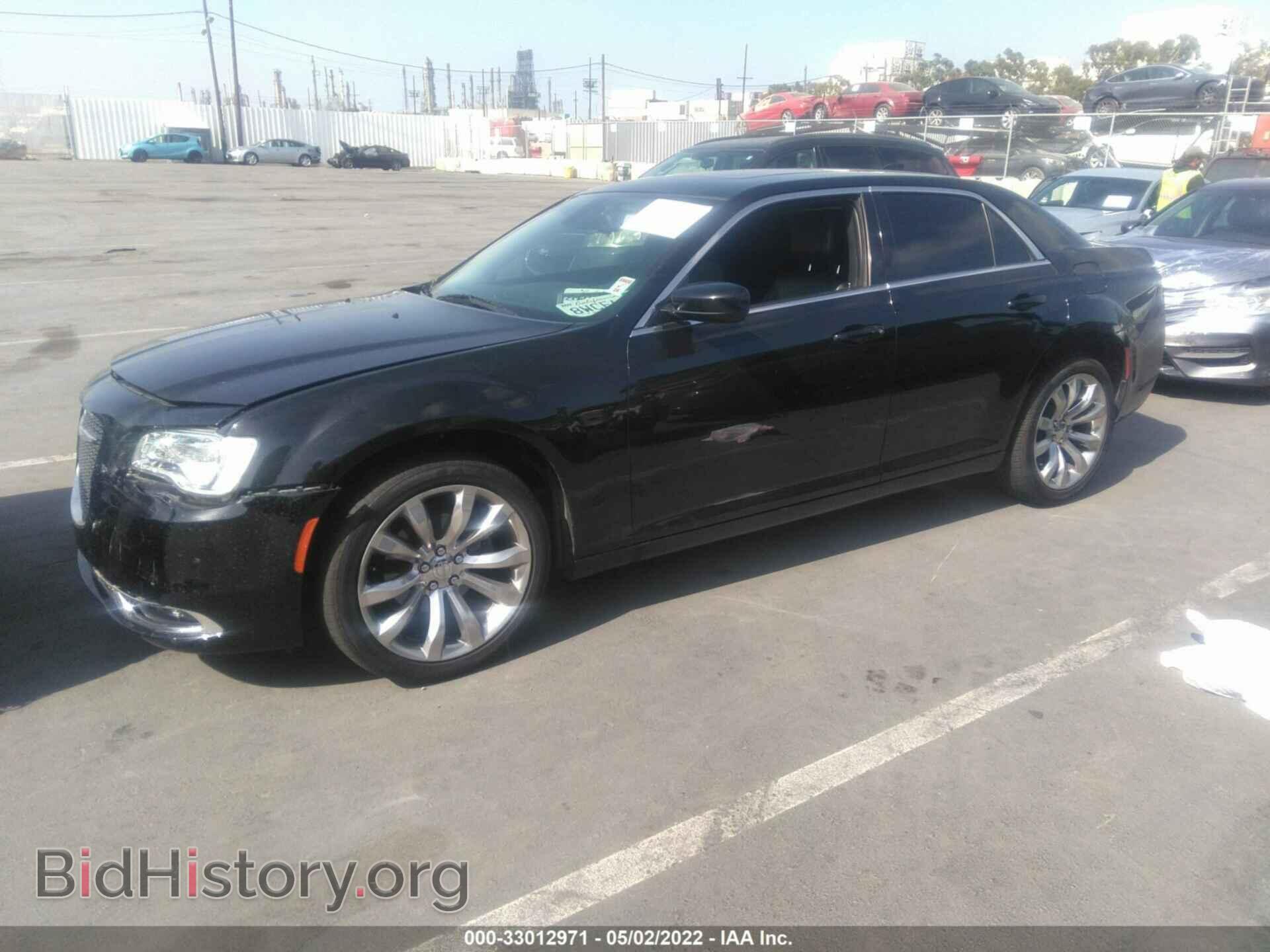 2016 CHRYSLER 300 - VIN: 2C3CCAAG3GH311289 - Фото 2