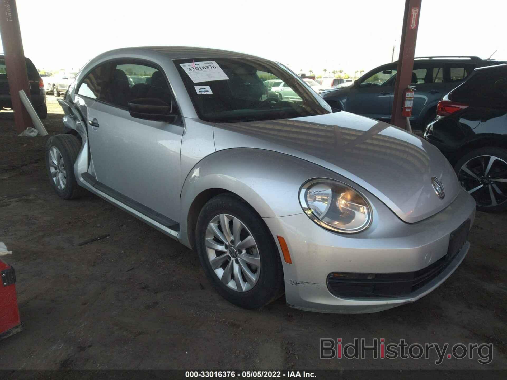 Photo 3VWFP7AT3DM637164 - VOLKSWAGEN BEETLE COUPE 2013