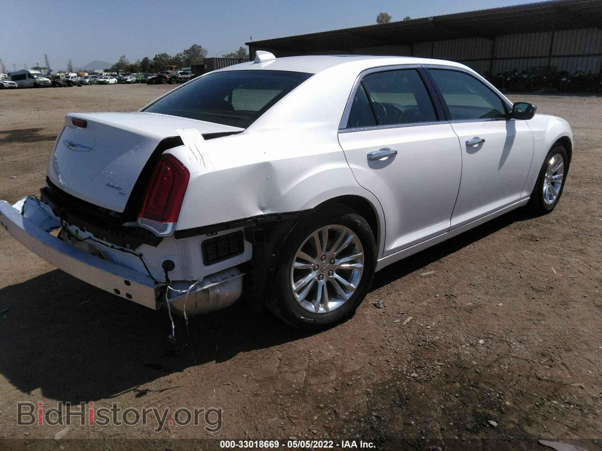 2016 CHRYSLER 300 - VIN: 2C3CCAETXGH216932 - Фото 4