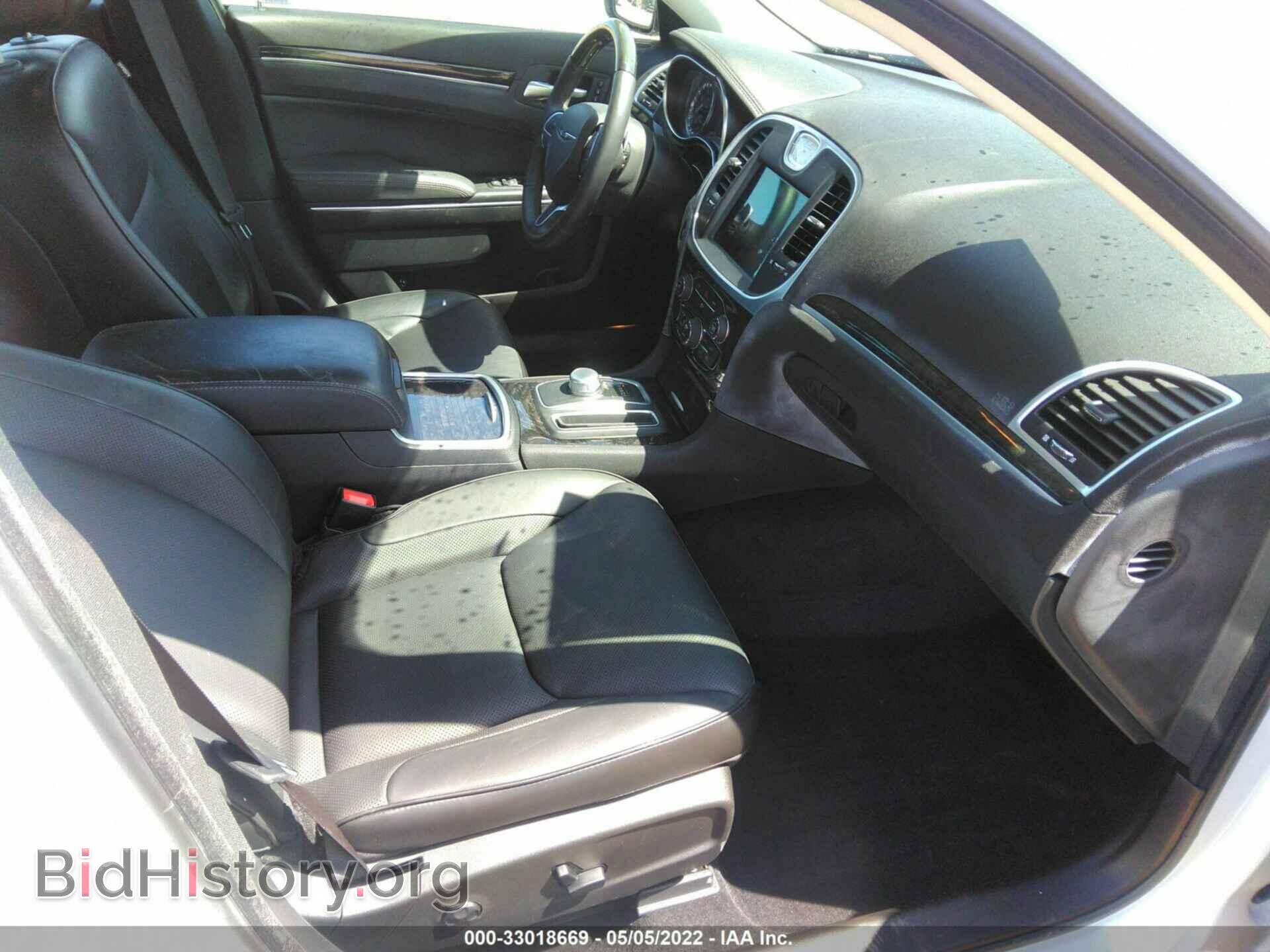 2016 CHRYSLER 300 - VIN: 2C3CCAETXGH216932 - Фото 5