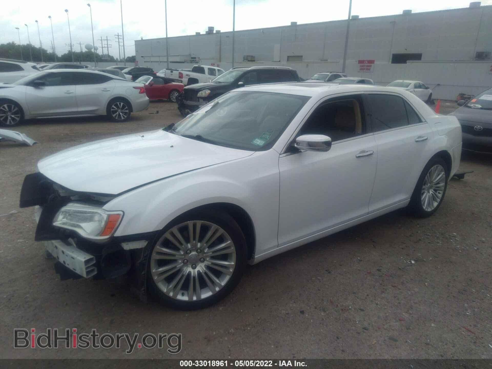 2011 CHRYSLER 300 - VIN: 2C3CA6CT2BH559474 - Фото 2