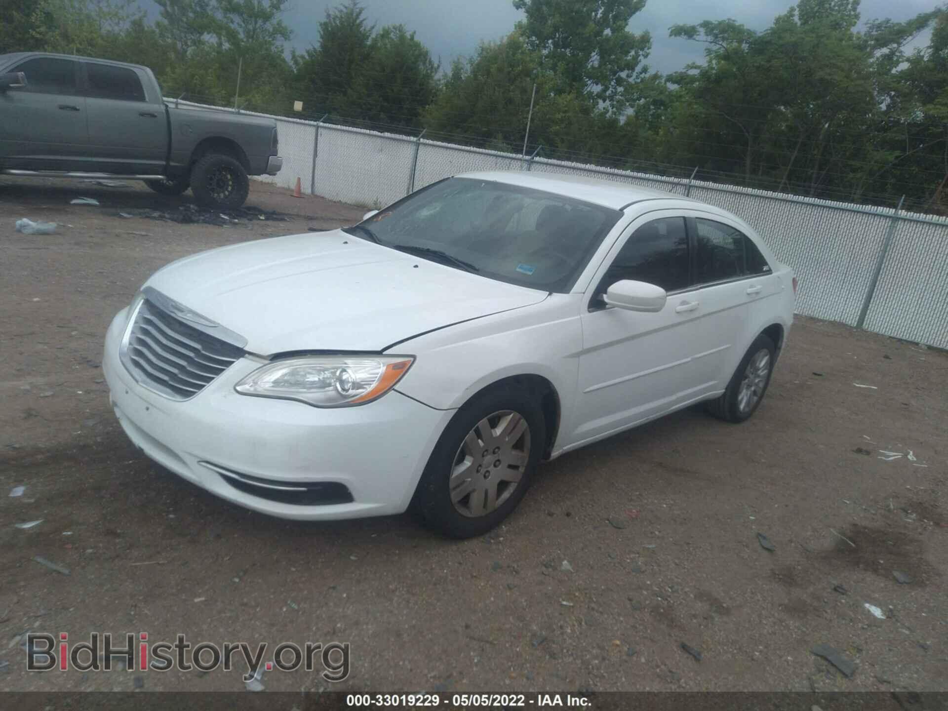 2012 CHRYSLER 200 - VIN: 1C3CCBAB2CN226102 - Фото 2