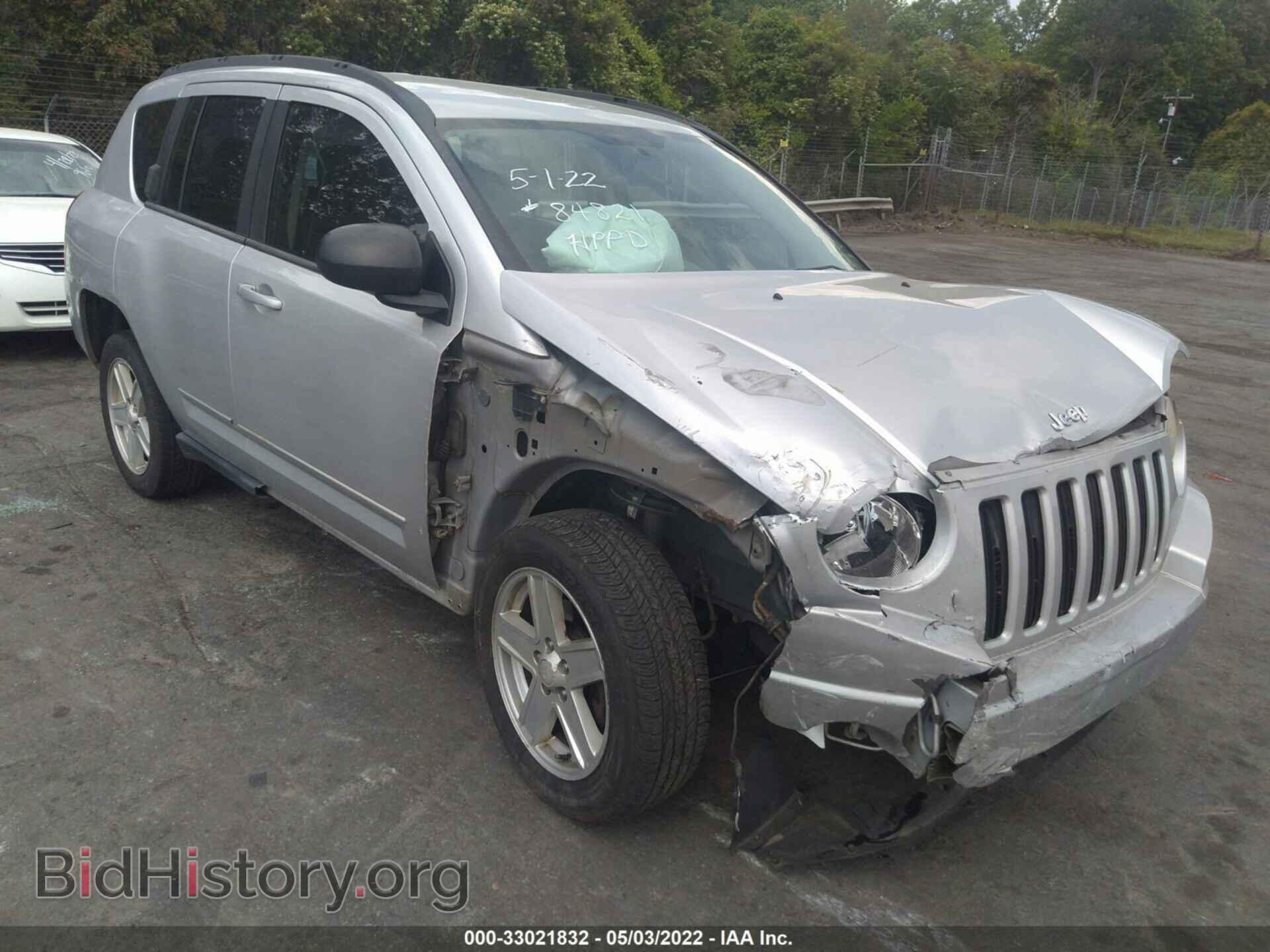 Photo 1J4NF4FB8AD524795 - JEEP COMPASS 2010