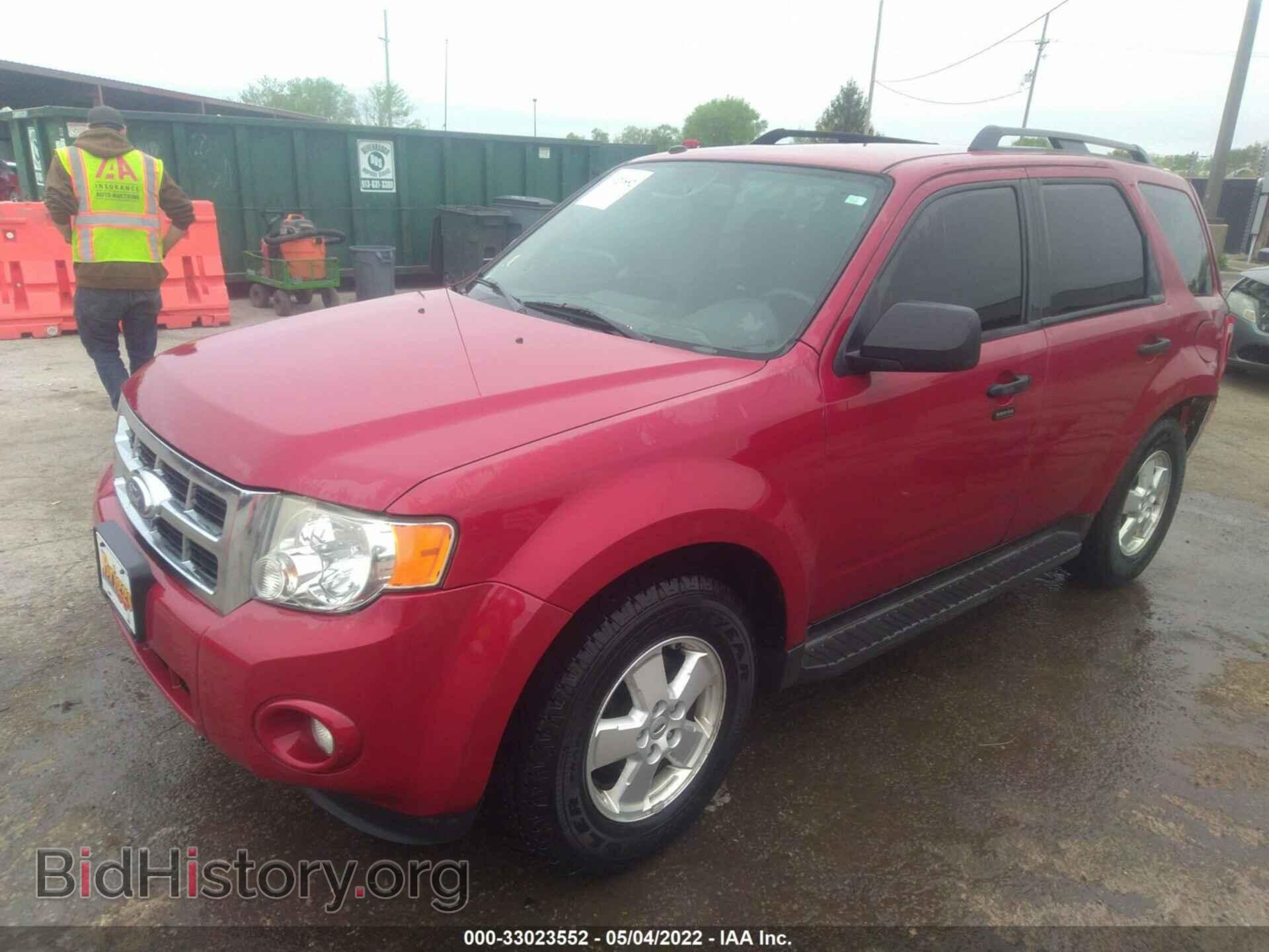 2011 FORD ESCAPE - VIN: 1FMCU0D75BKA75675 - Фото 2
