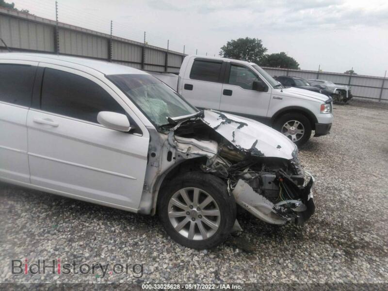 2011 Chrysler 200 (VIN 1C3BC1FG2BN617484) — photo 6 of 15
