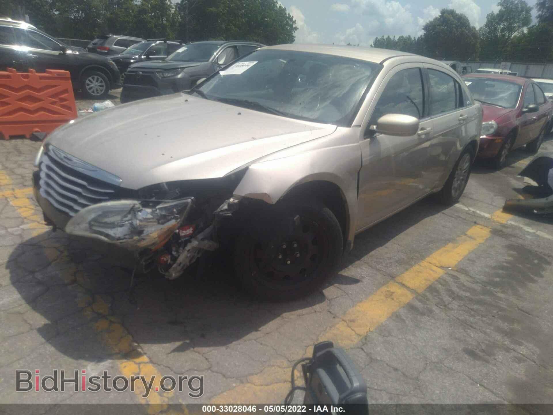 2013 CHRYSLER 200 - VIN: 1C3CCBAB0DN689809 - Photo 2